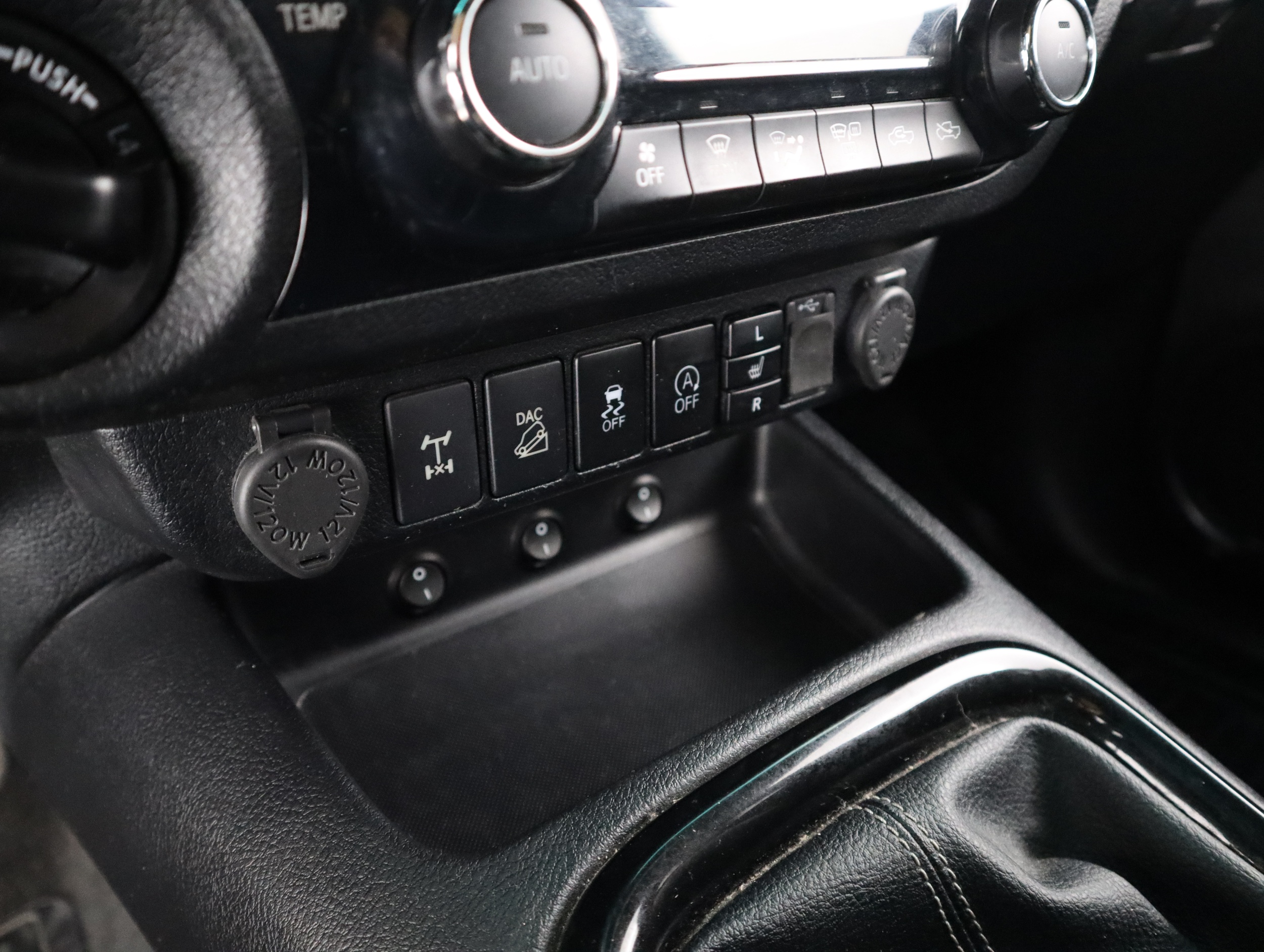 TOYOTA Hilux 2020