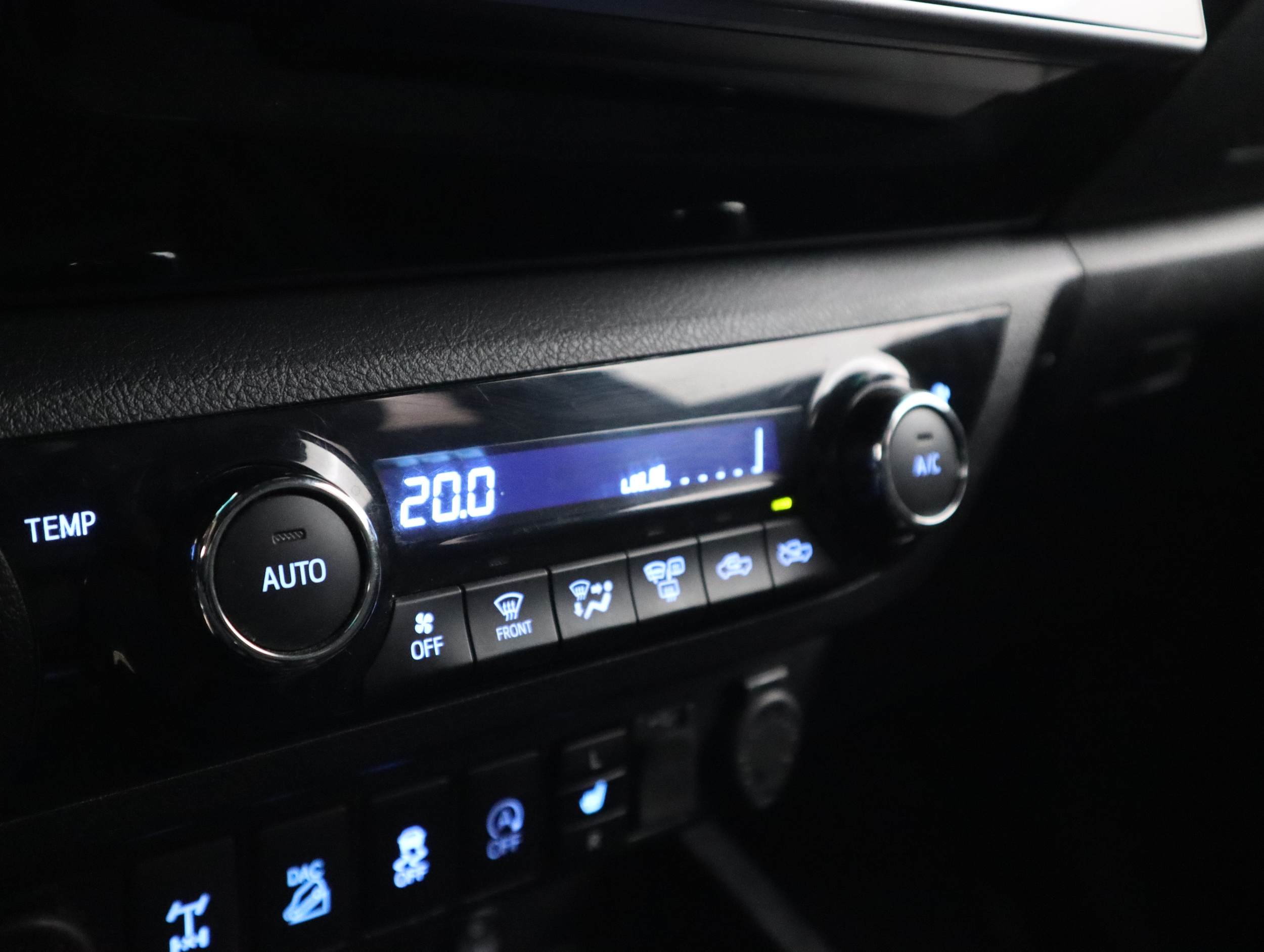 TOYOTA Hilux 2020