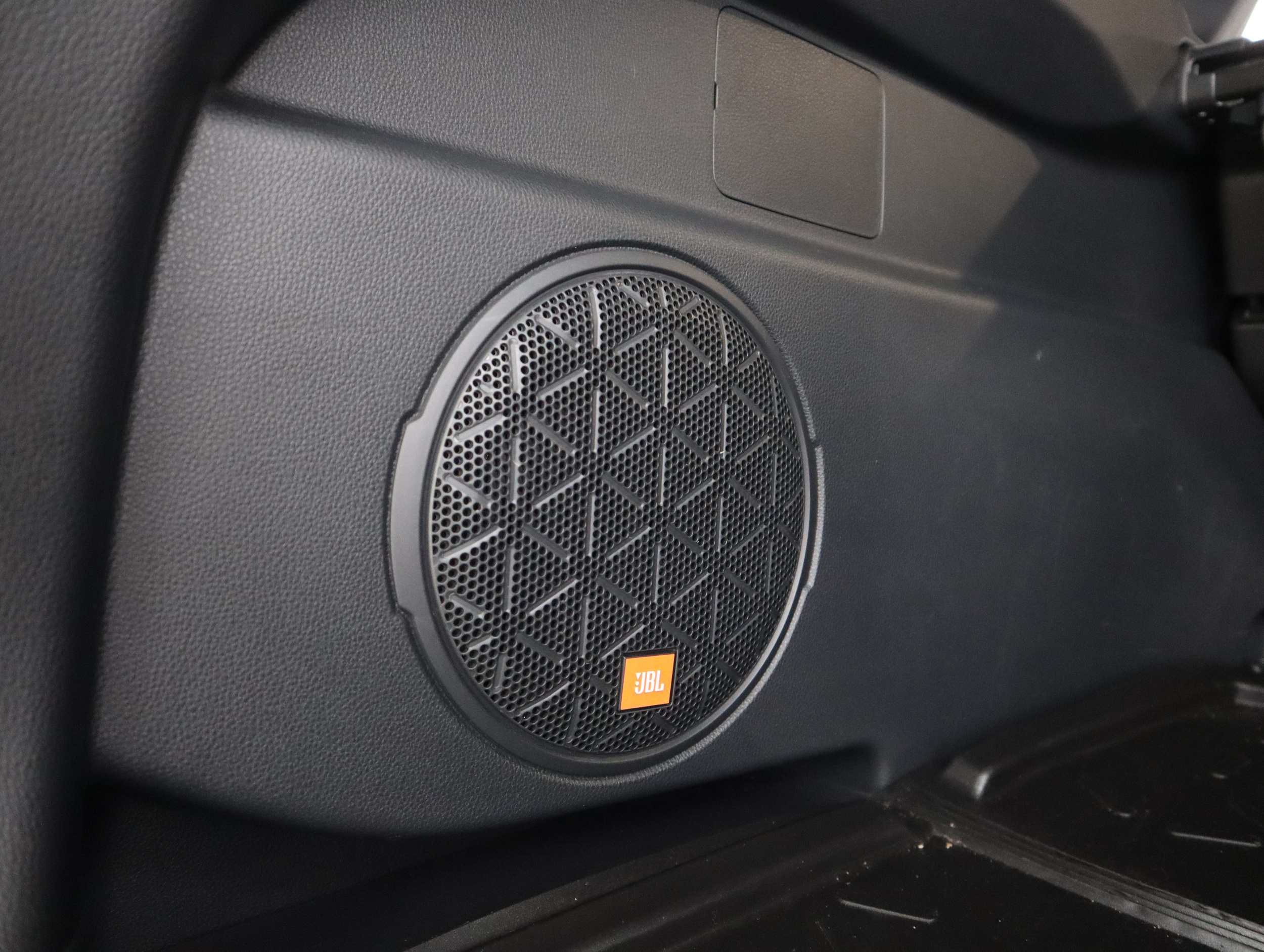 TOYOTA RAV4 Plug-in 2025