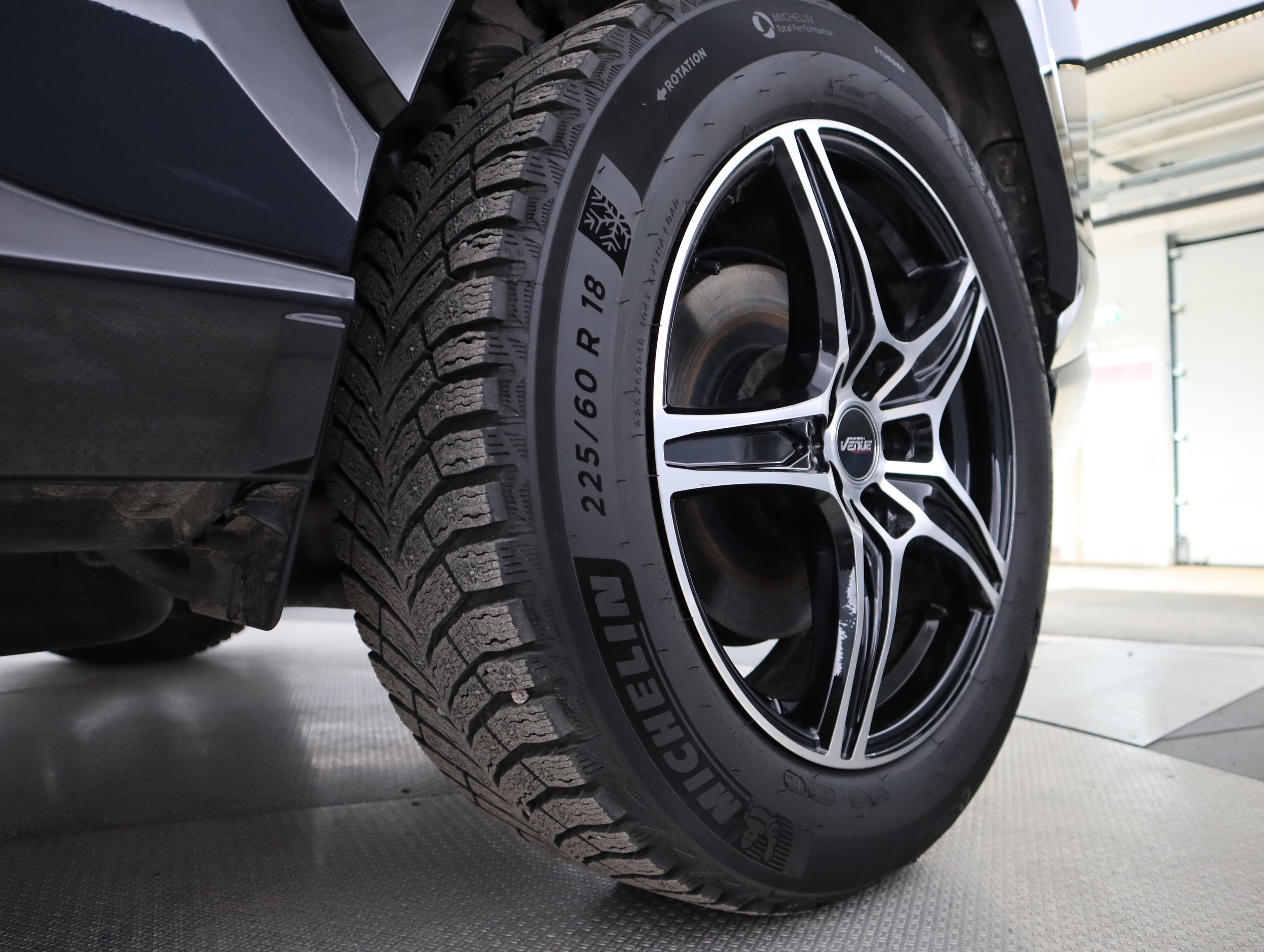 TOYOTA RAV4 Plug-in 2025