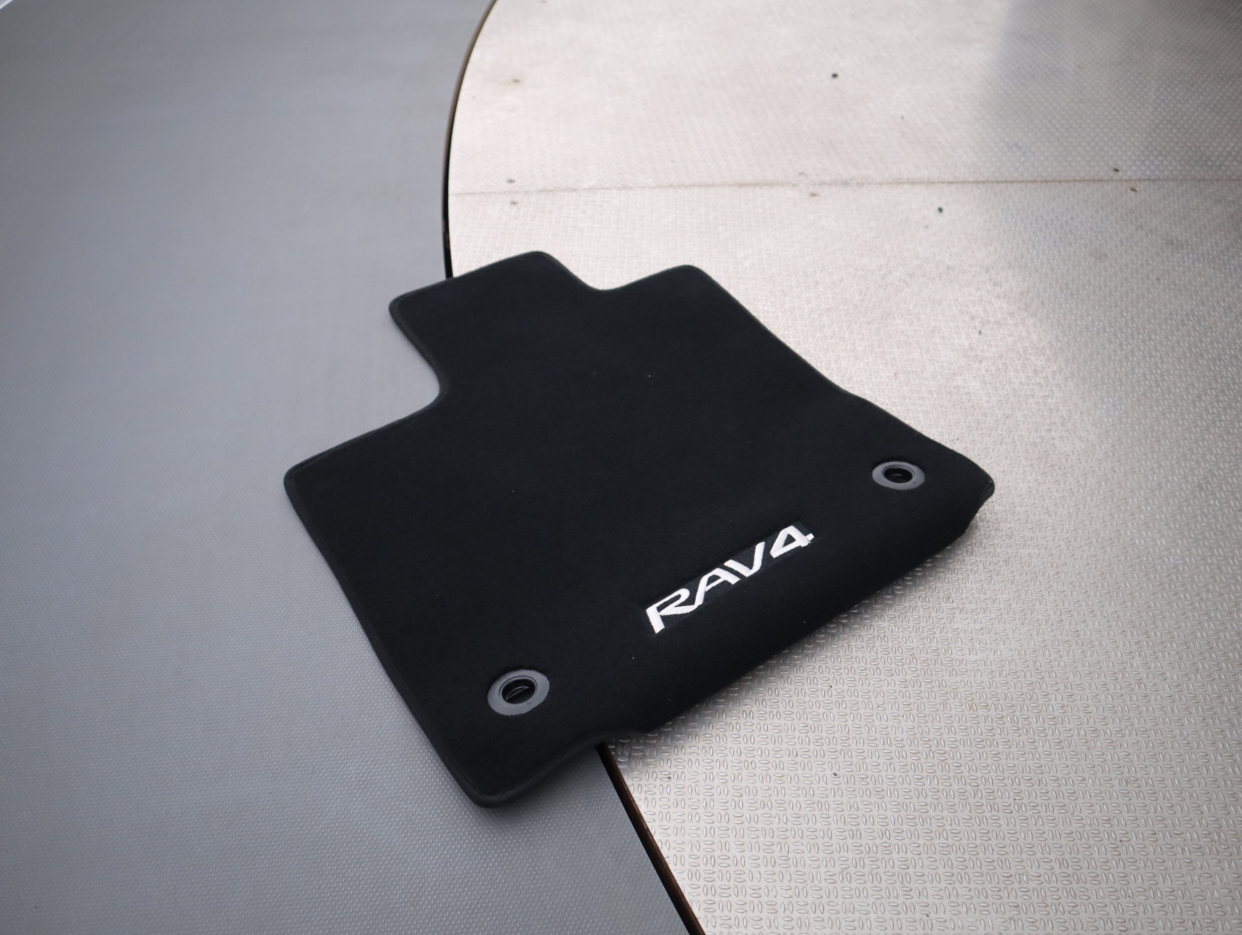 TOYOTA RAV4 Plug-in 2025