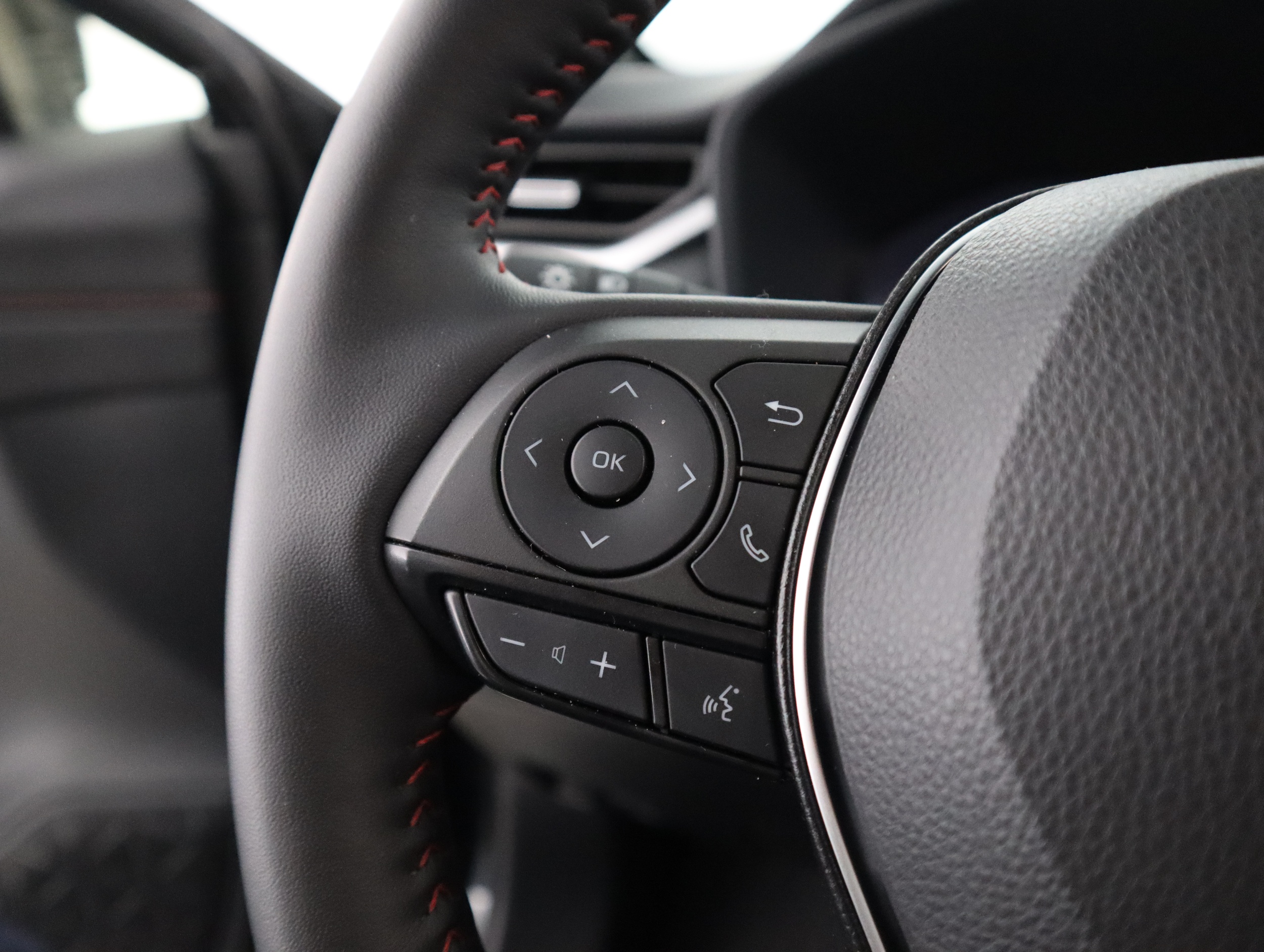 TOYOTA RAV4 Plug-in 2025