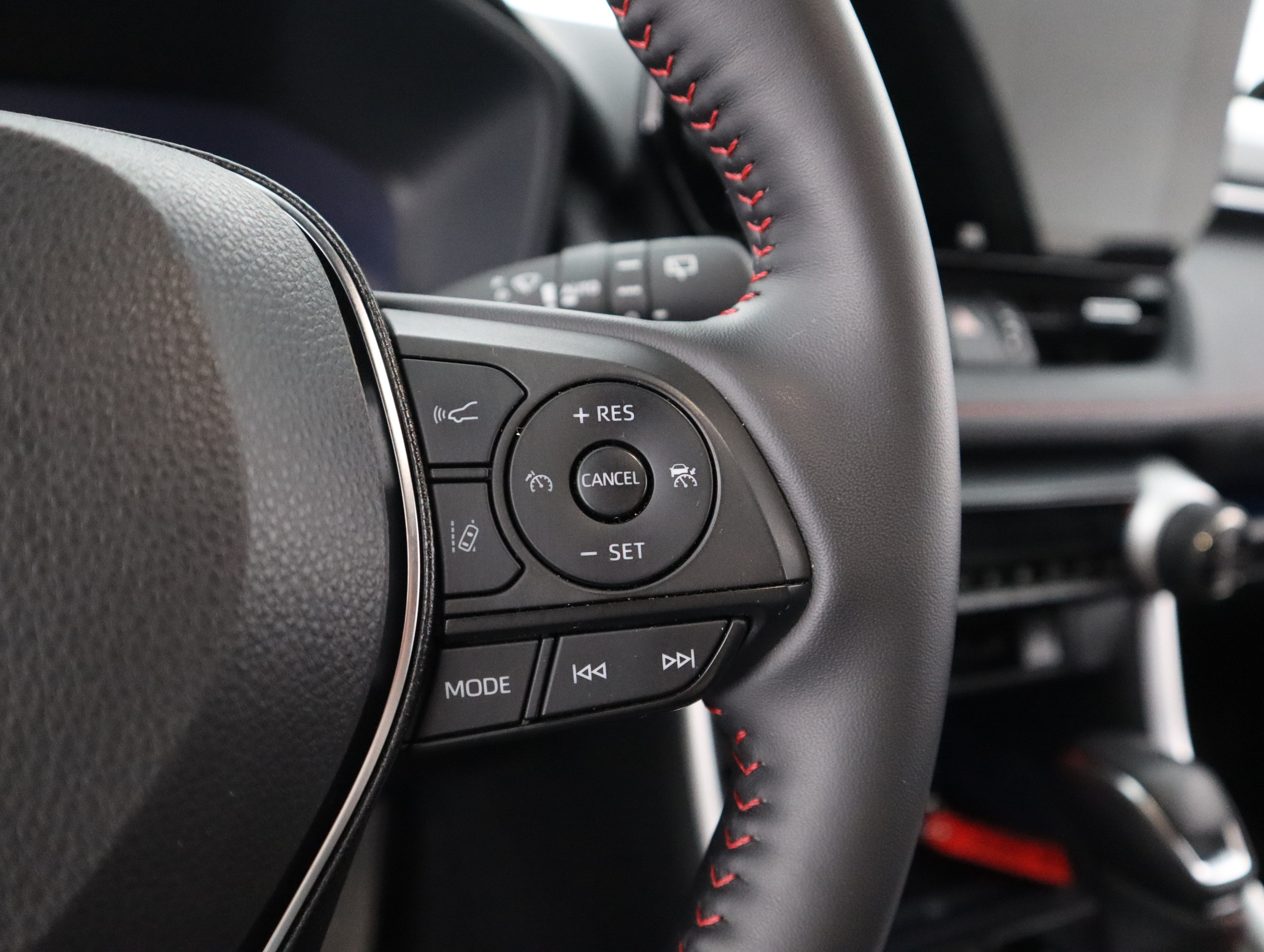 TOYOTA RAV4 Plug-in 2025