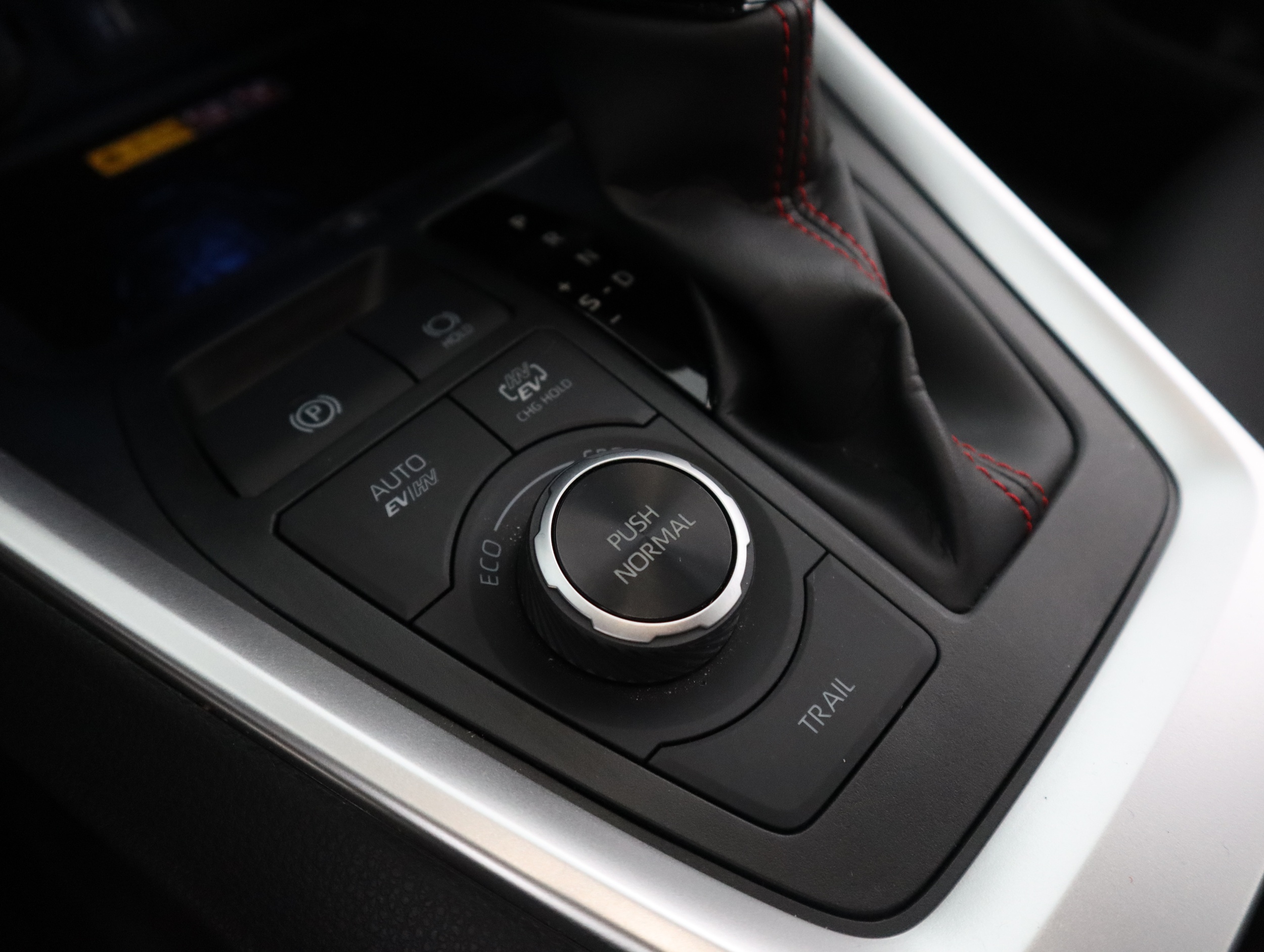 TOYOTA RAV4 Plug-in 2025