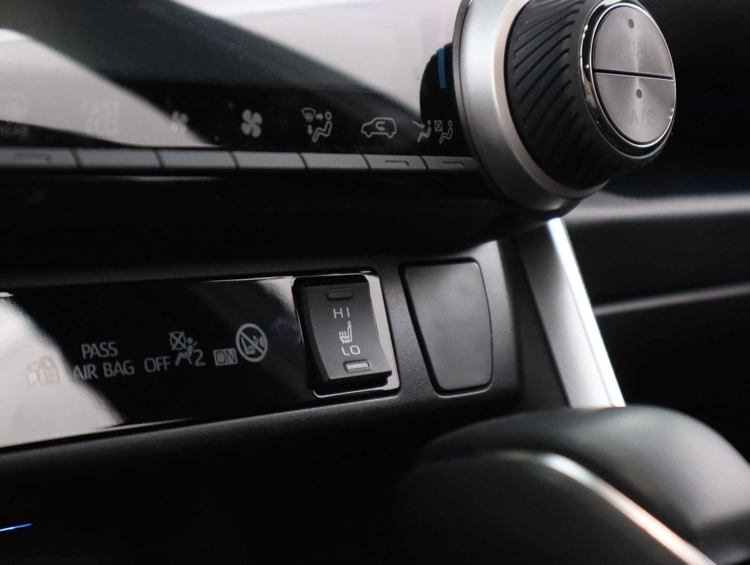 TOYOTA RAV4 Plug-in 2025