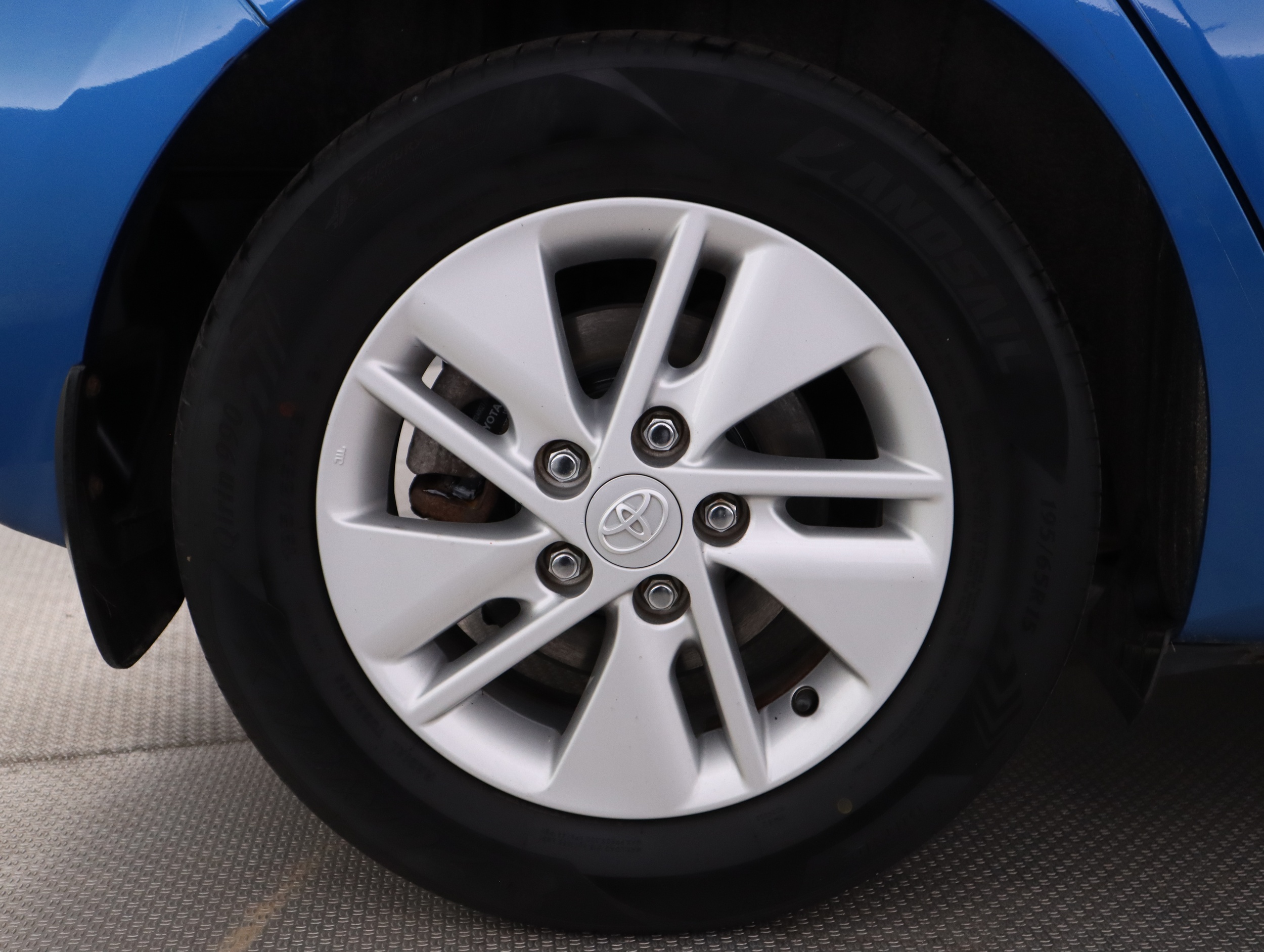 TOYOTA Auris 2013