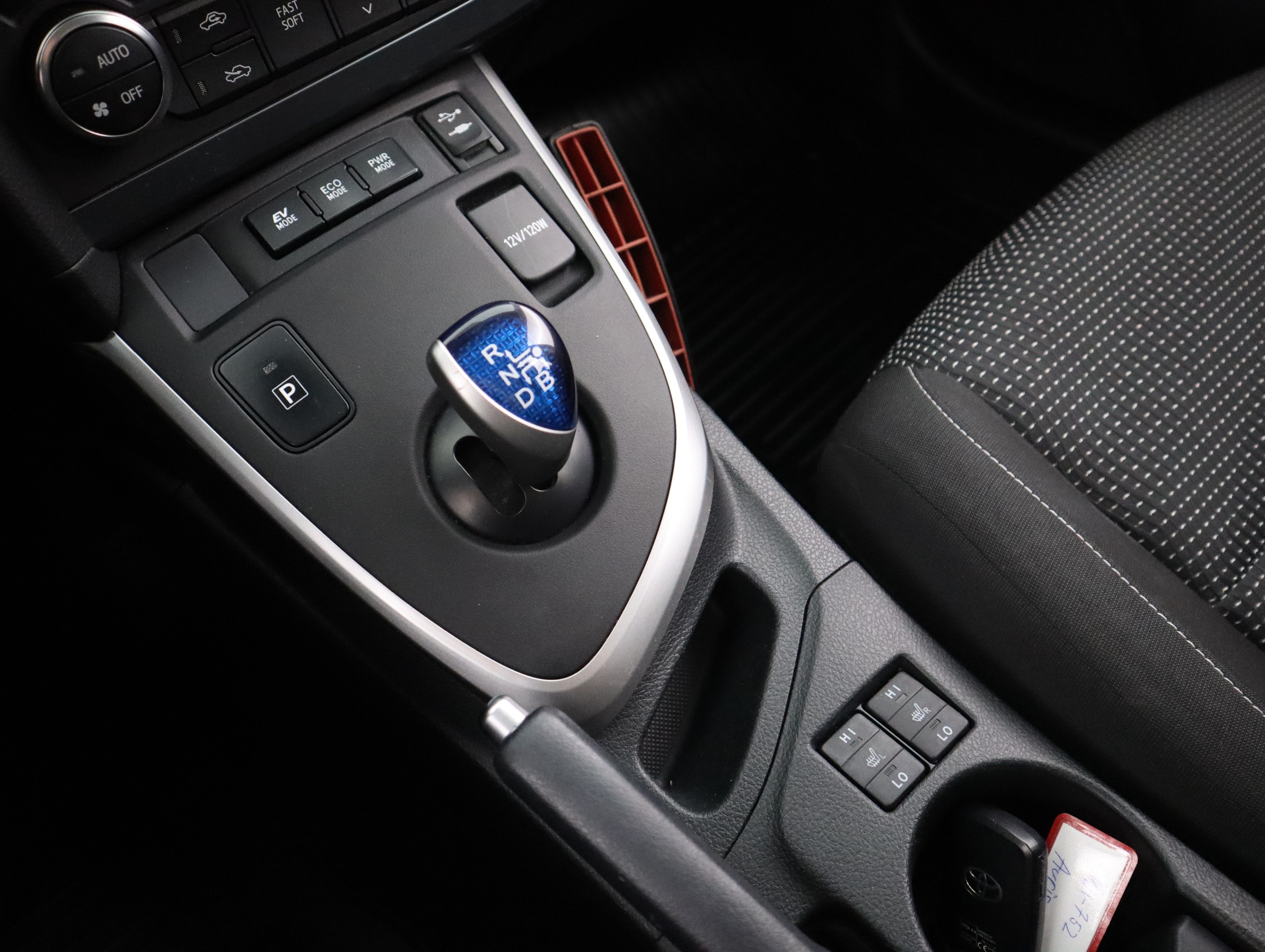 TOYOTA Auris 2013