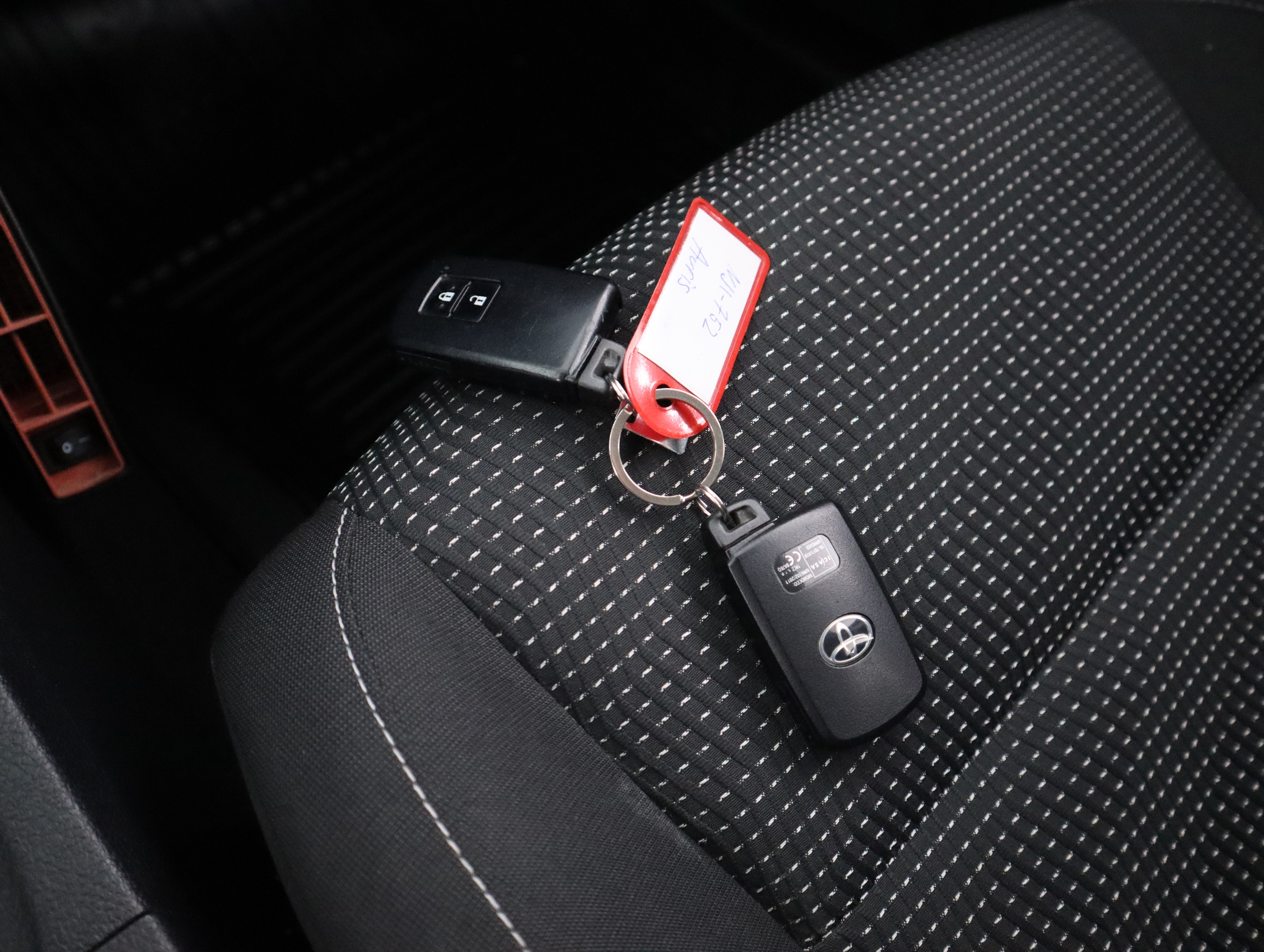 TOYOTA Auris 2013