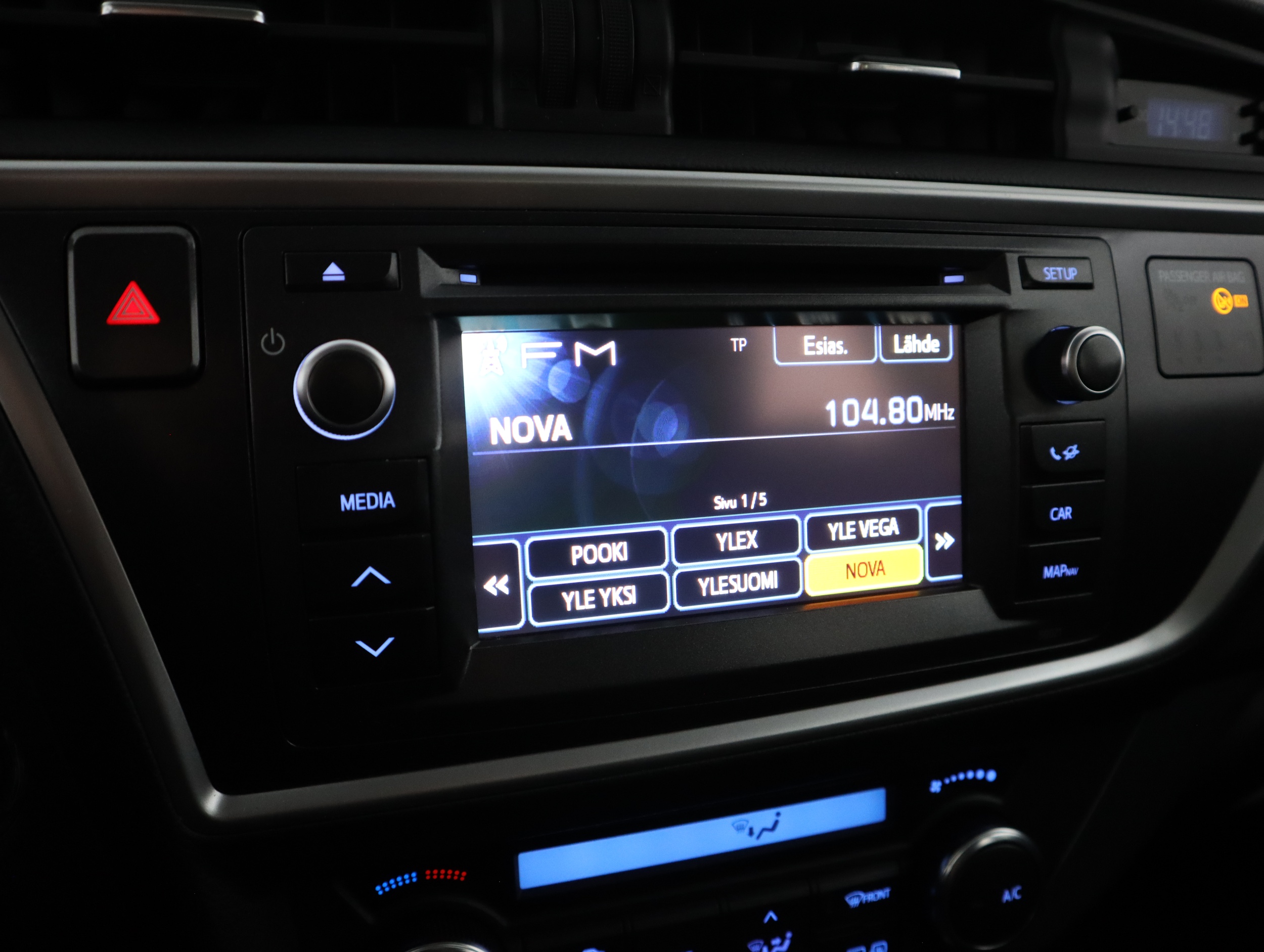 TOYOTA Auris 2013
