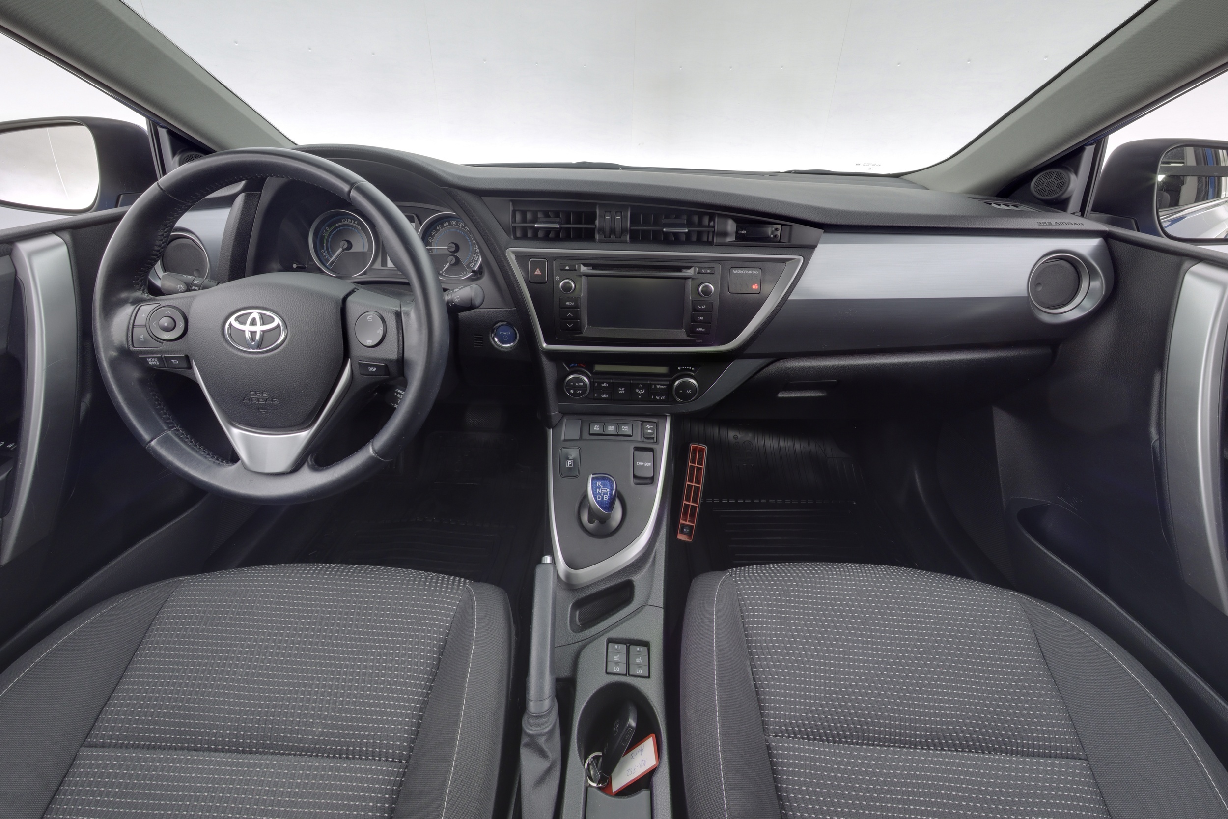 TOYOTA Auris 2013