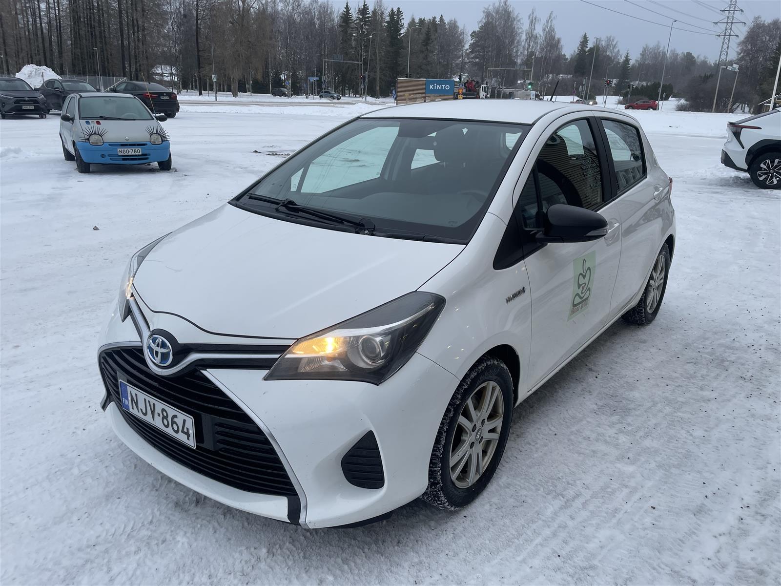 TOYOTA Yaris 2015