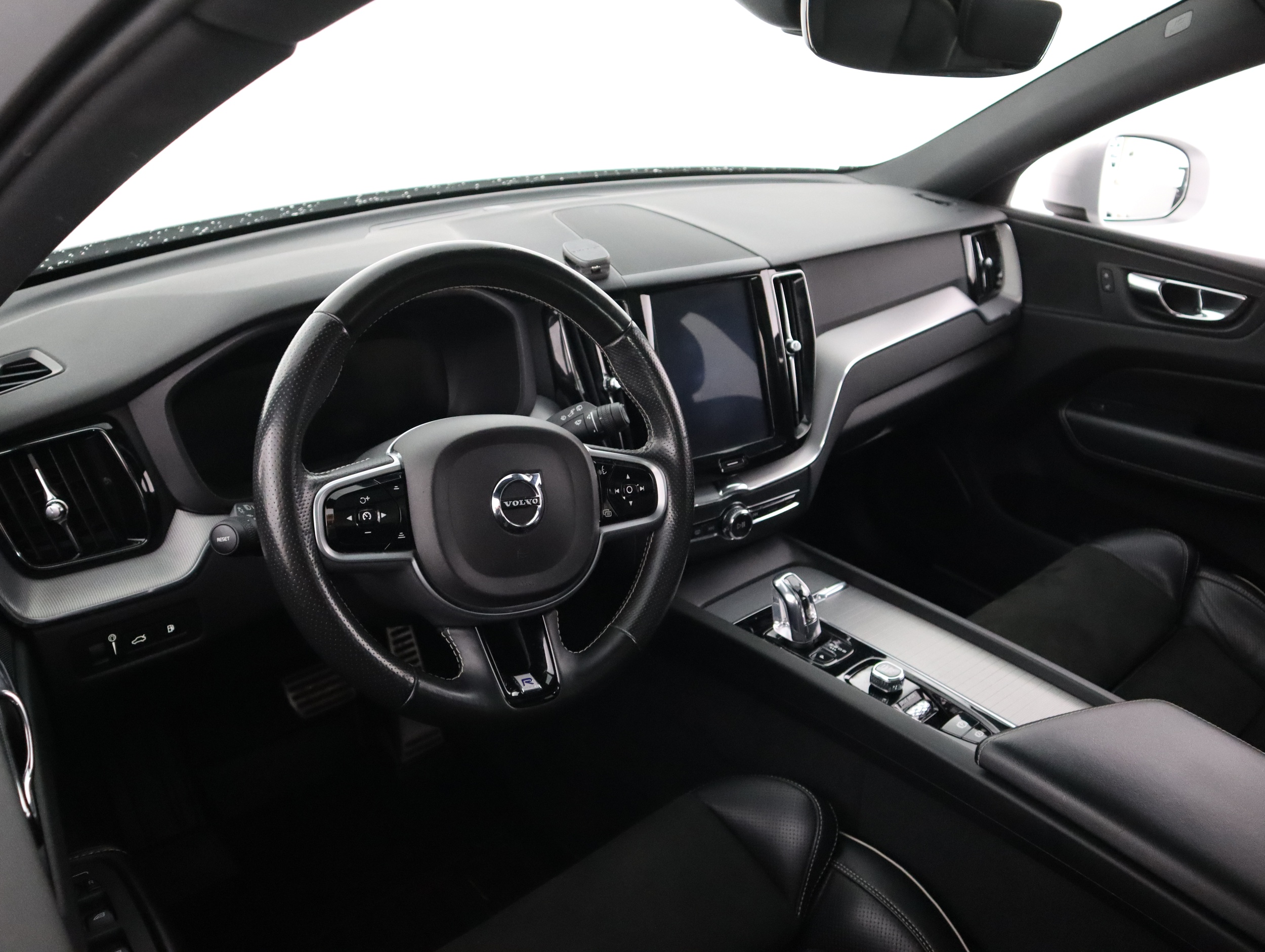 VOLVO XC60 2018
