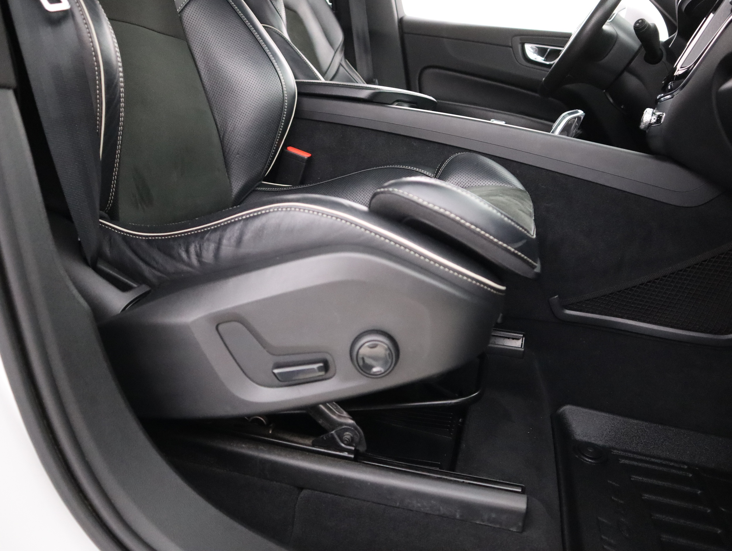 VOLVO XC60 2018