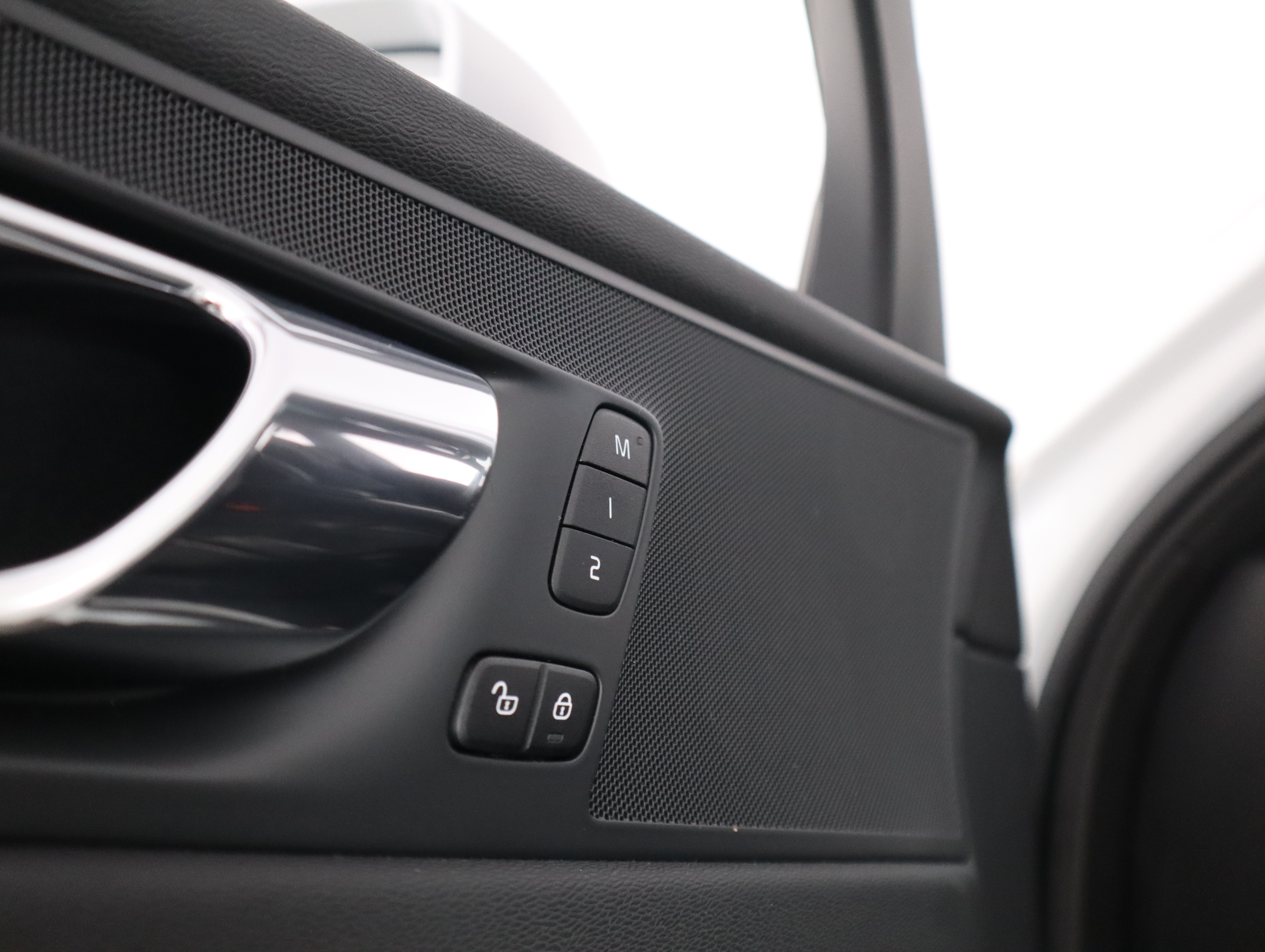 VOLVO XC60 2018