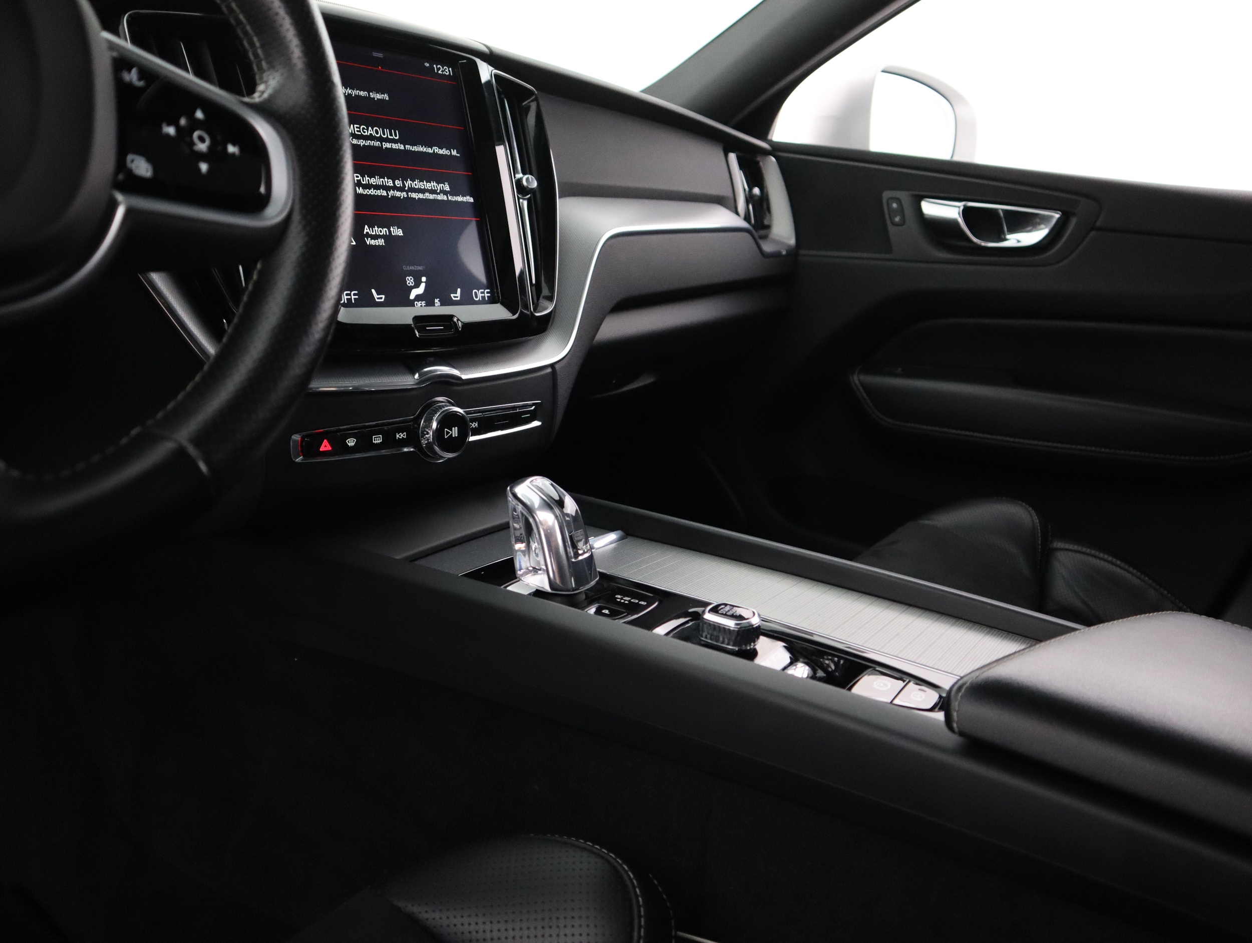 VOLVO XC60 2018