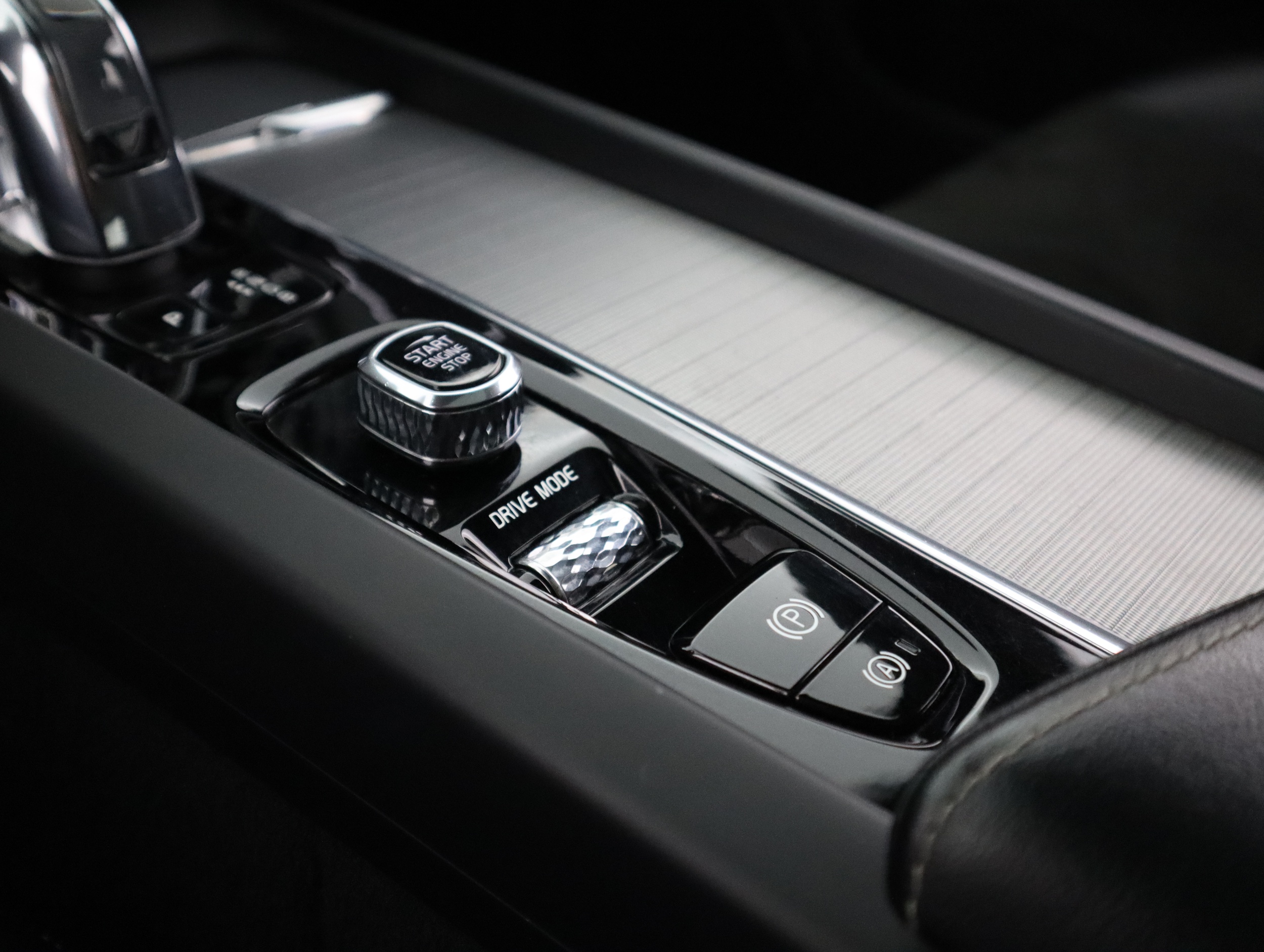 VOLVO XC60 2018
