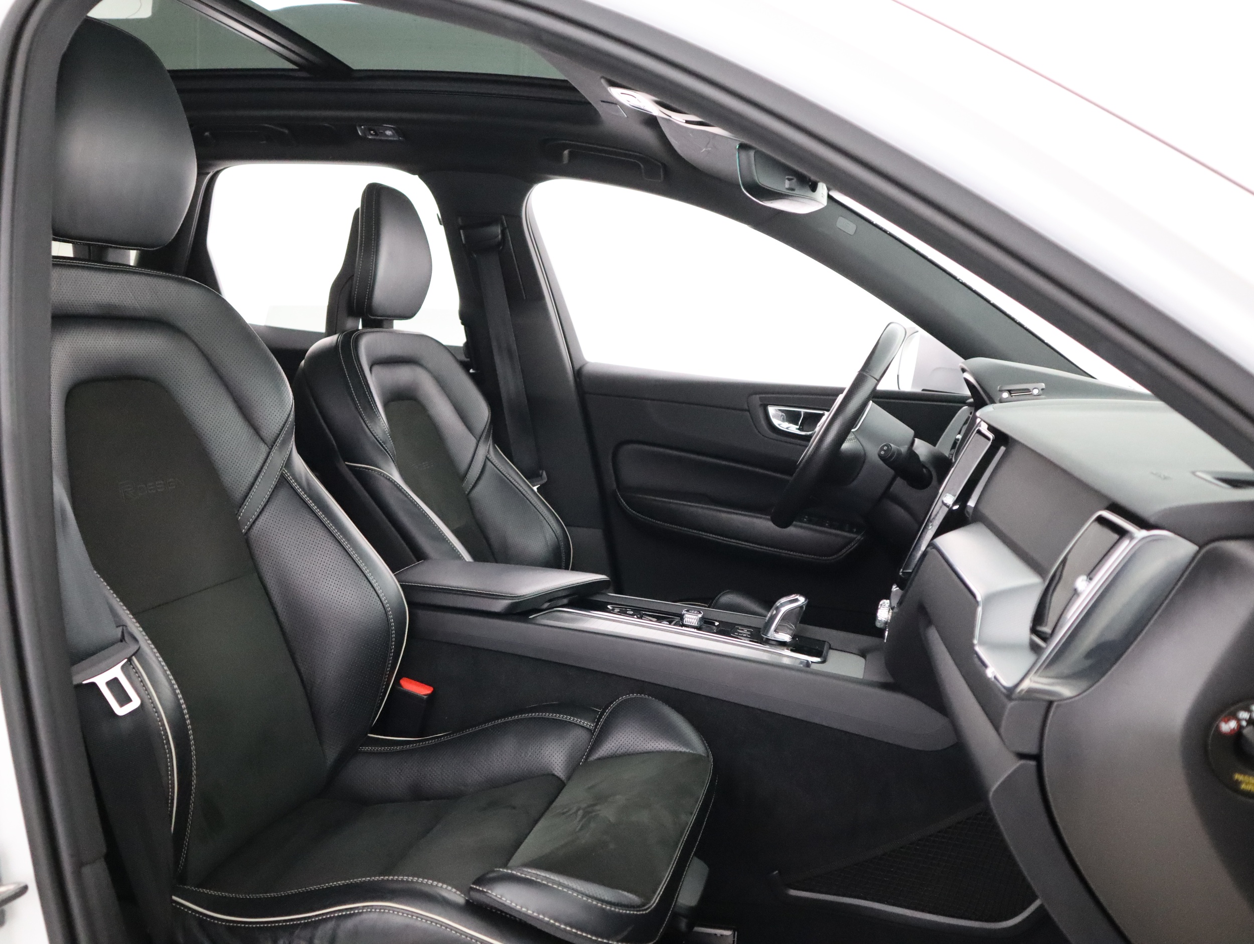 VOLVO XC60 2018