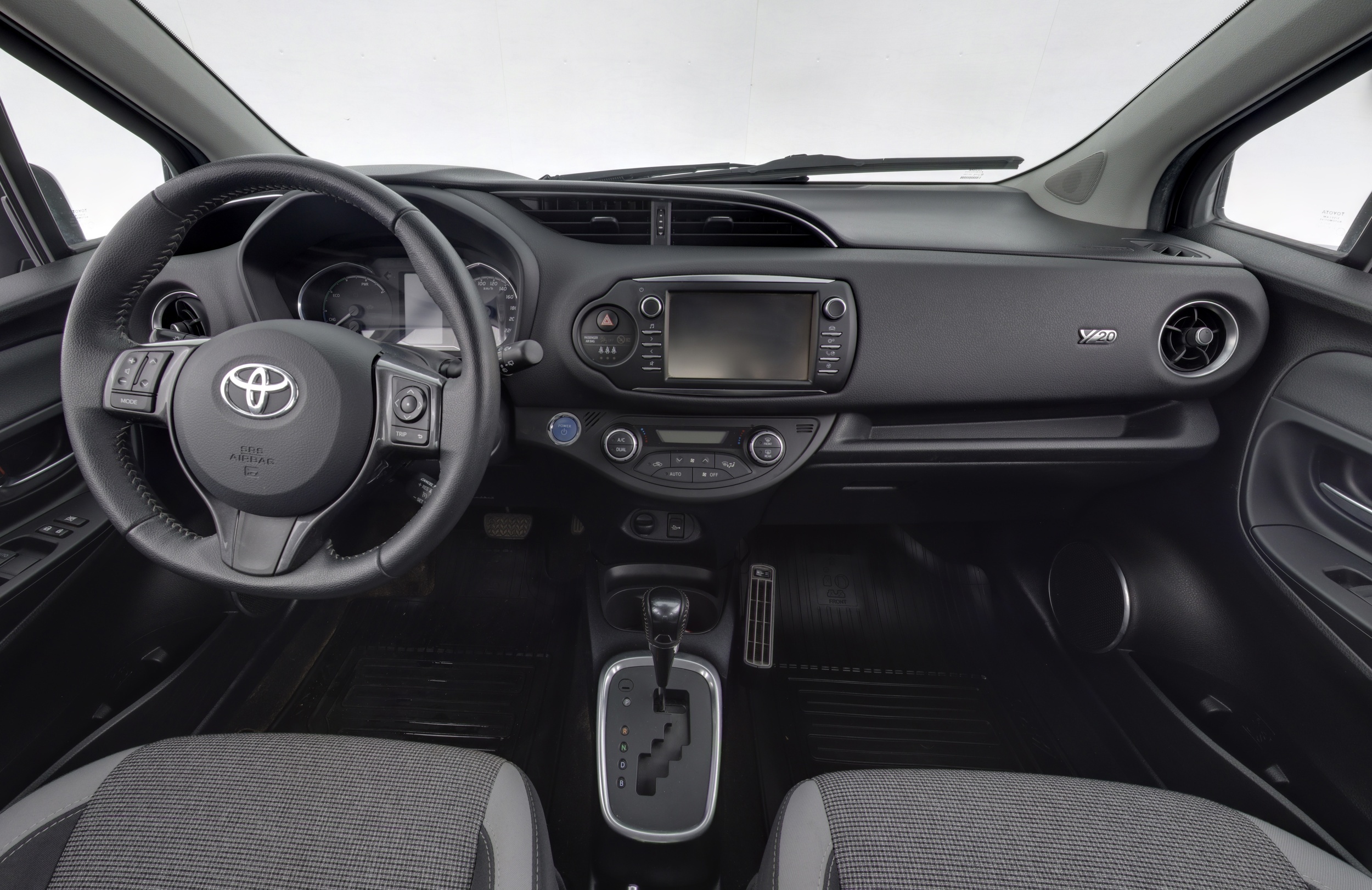 TOYOTA Yaris 2019