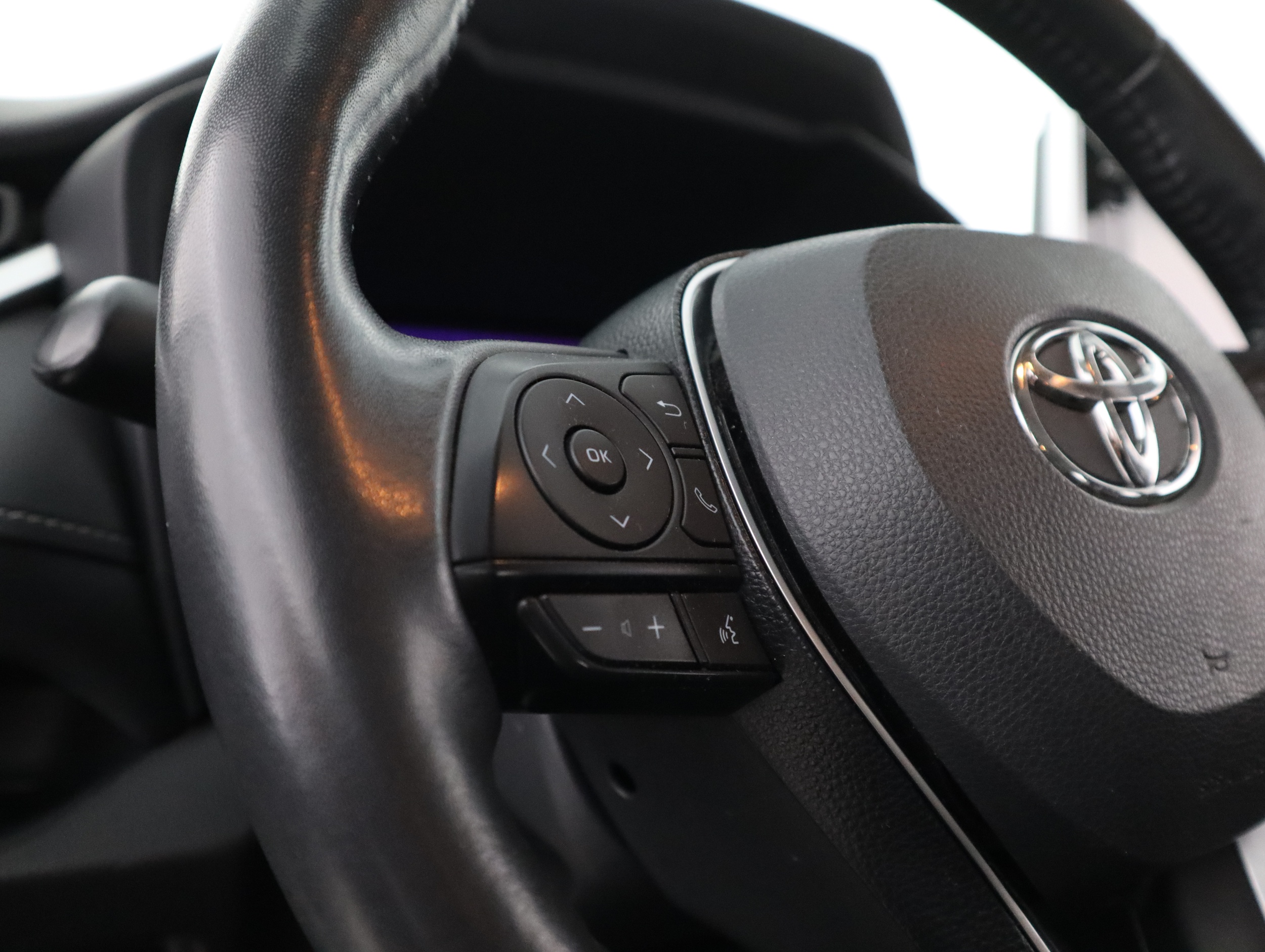 TOYOTA RAV4 2021
