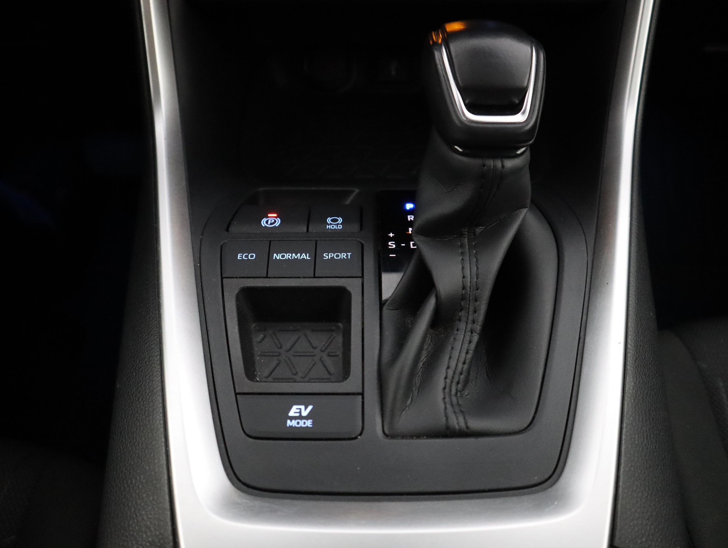 TOYOTA RAV4 2021