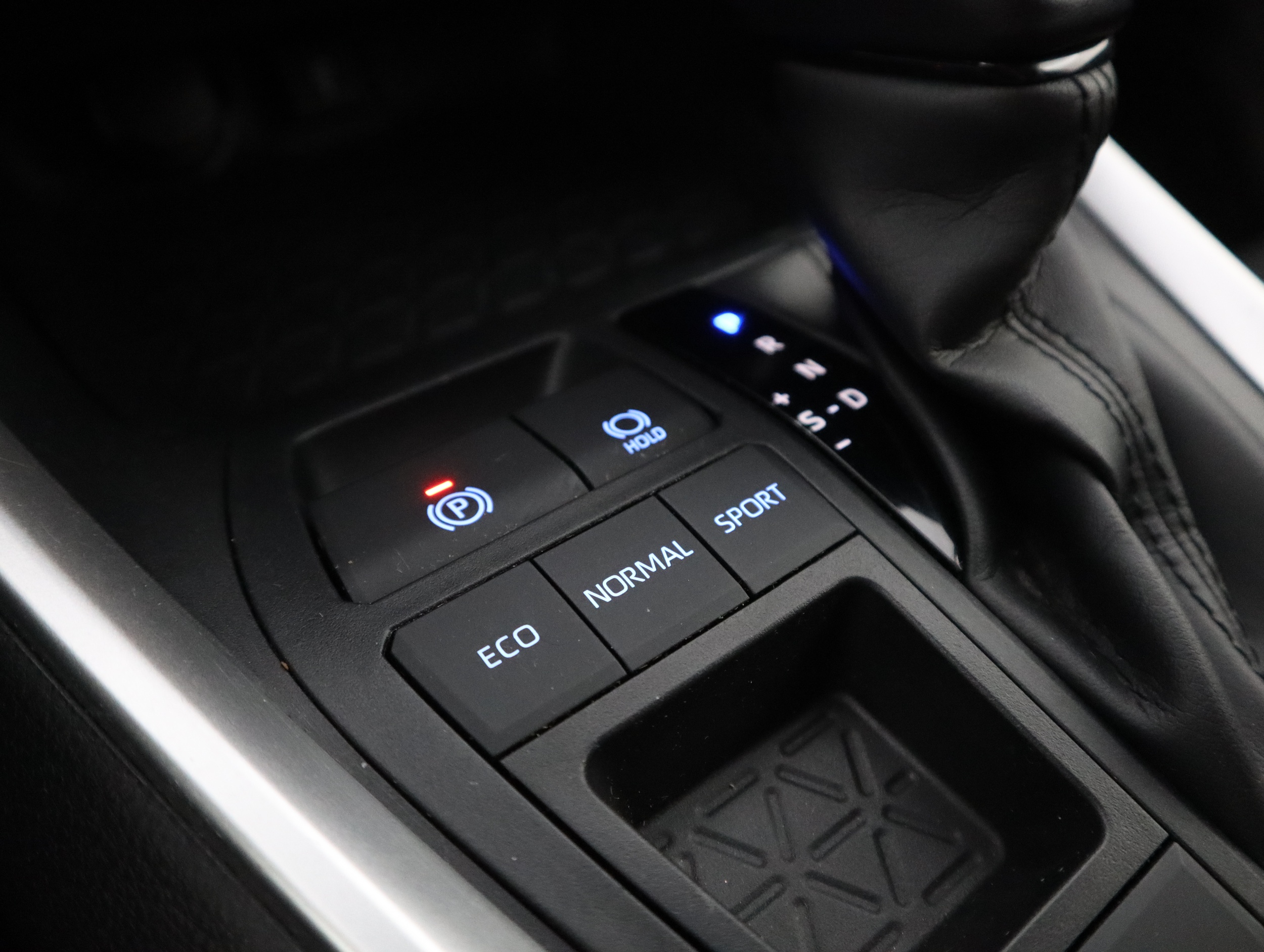 TOYOTA RAV4 2021