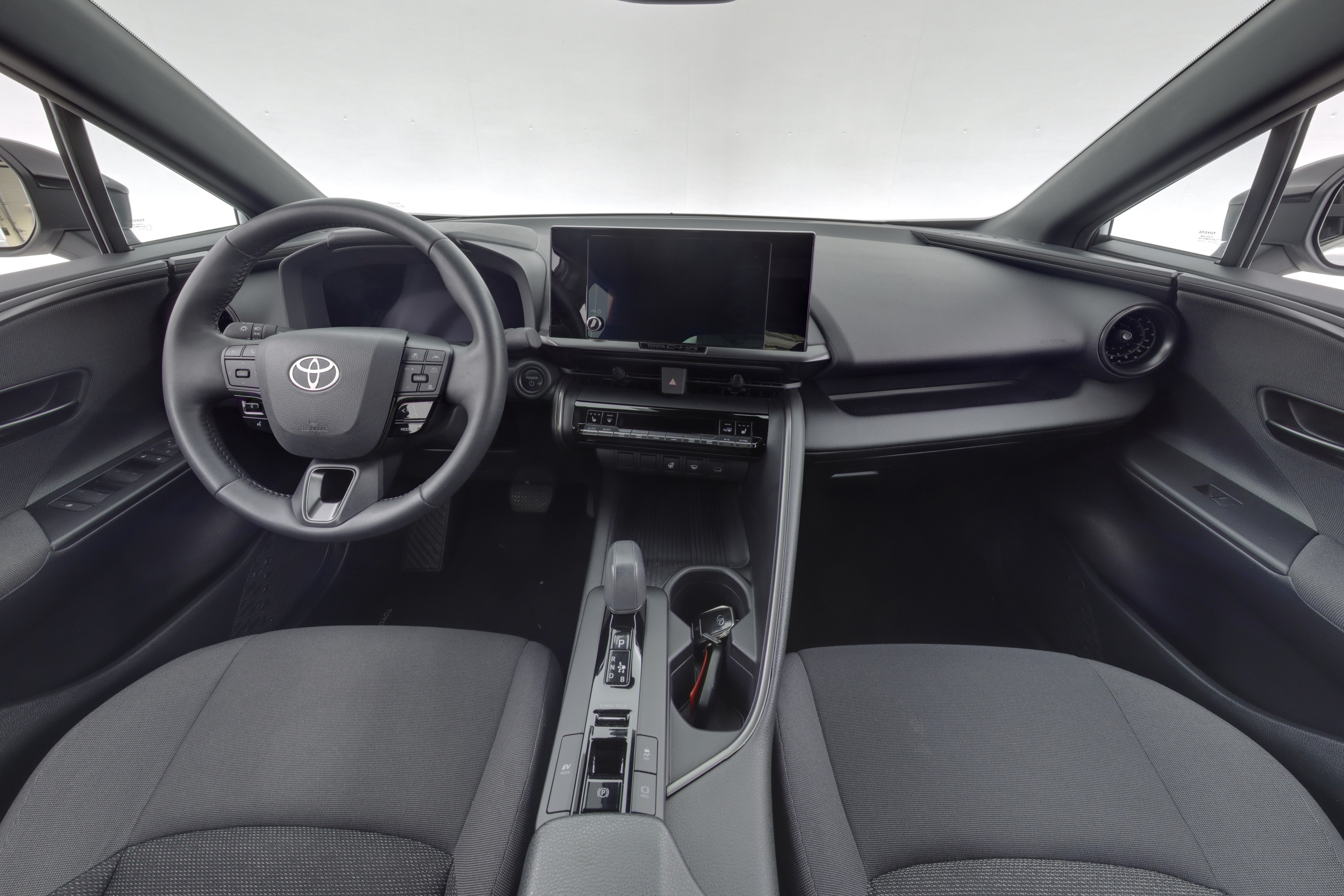 TOYOTA C-HR 2024