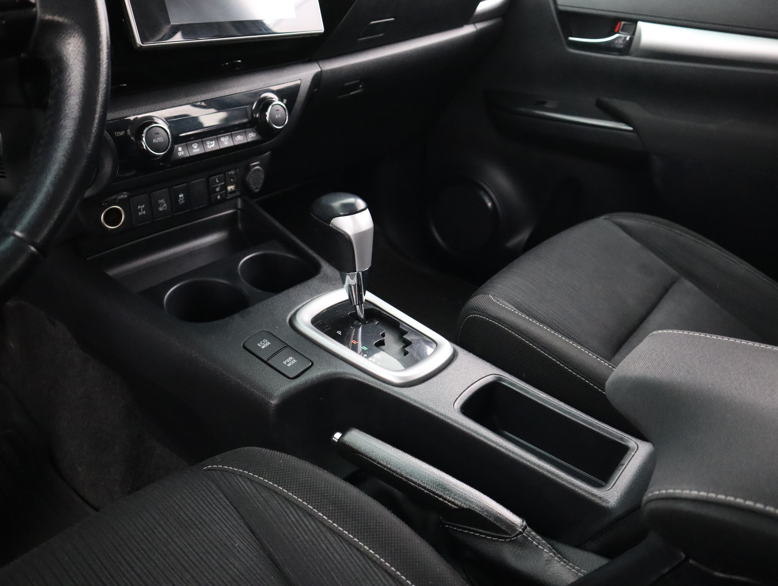 TOYOTA Hilux 2020