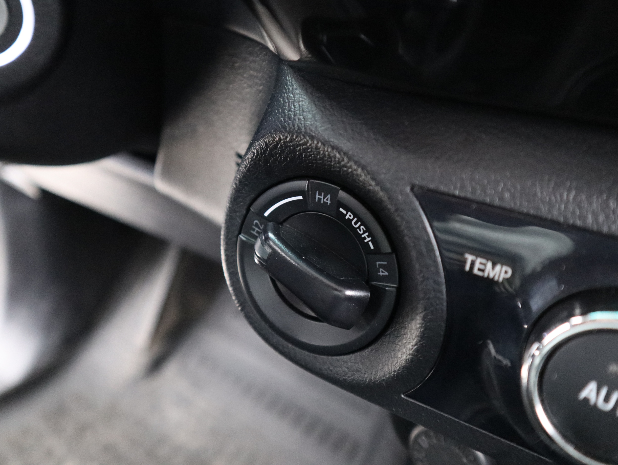 TOYOTA Hilux 2020