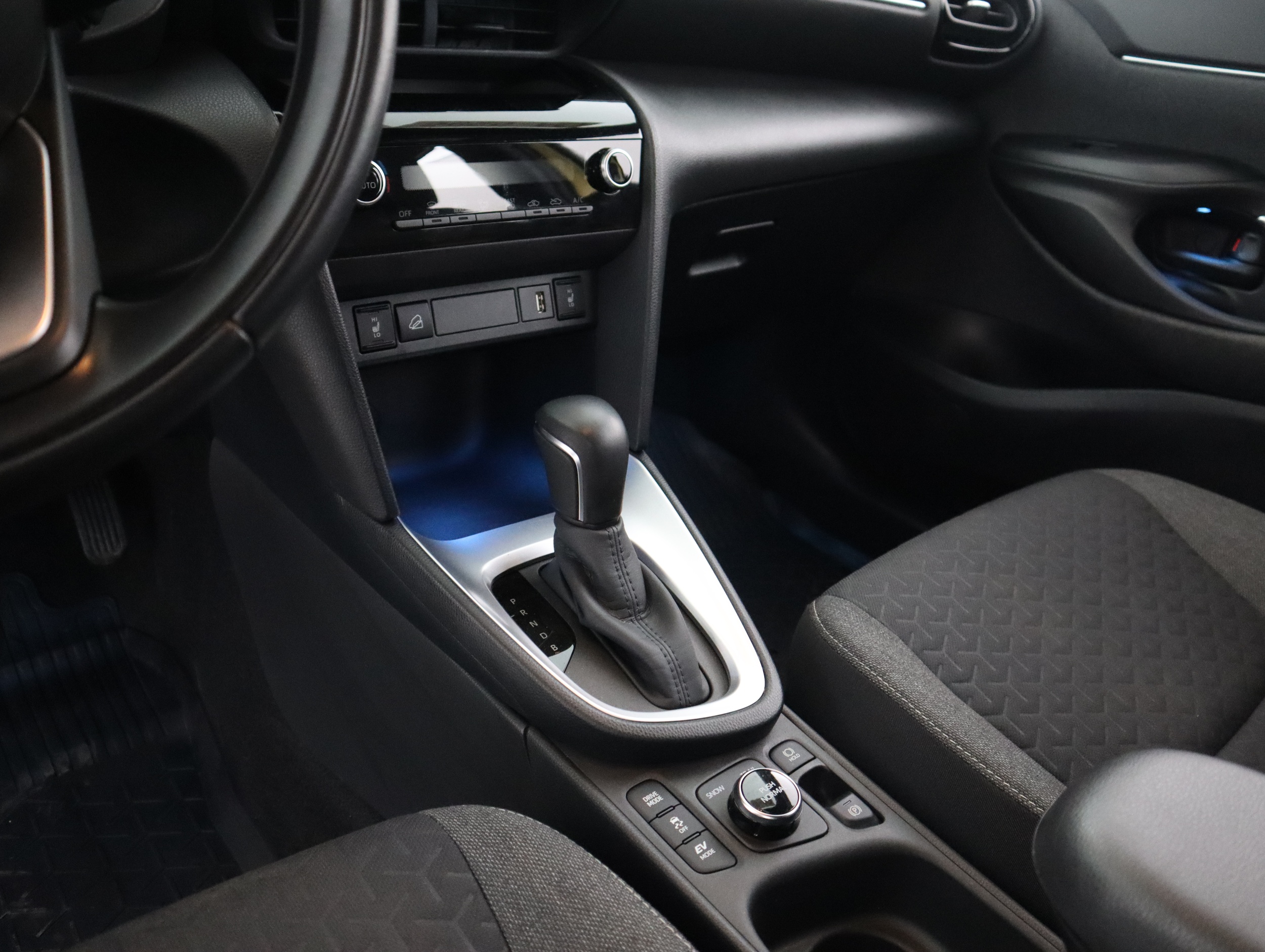TOYOTA Yaris Cross 2021