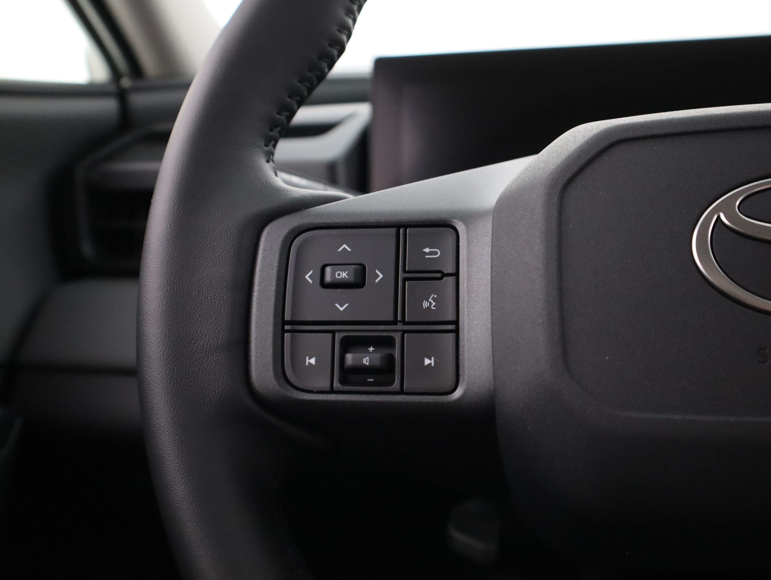 TOYOTA RAV4 2026