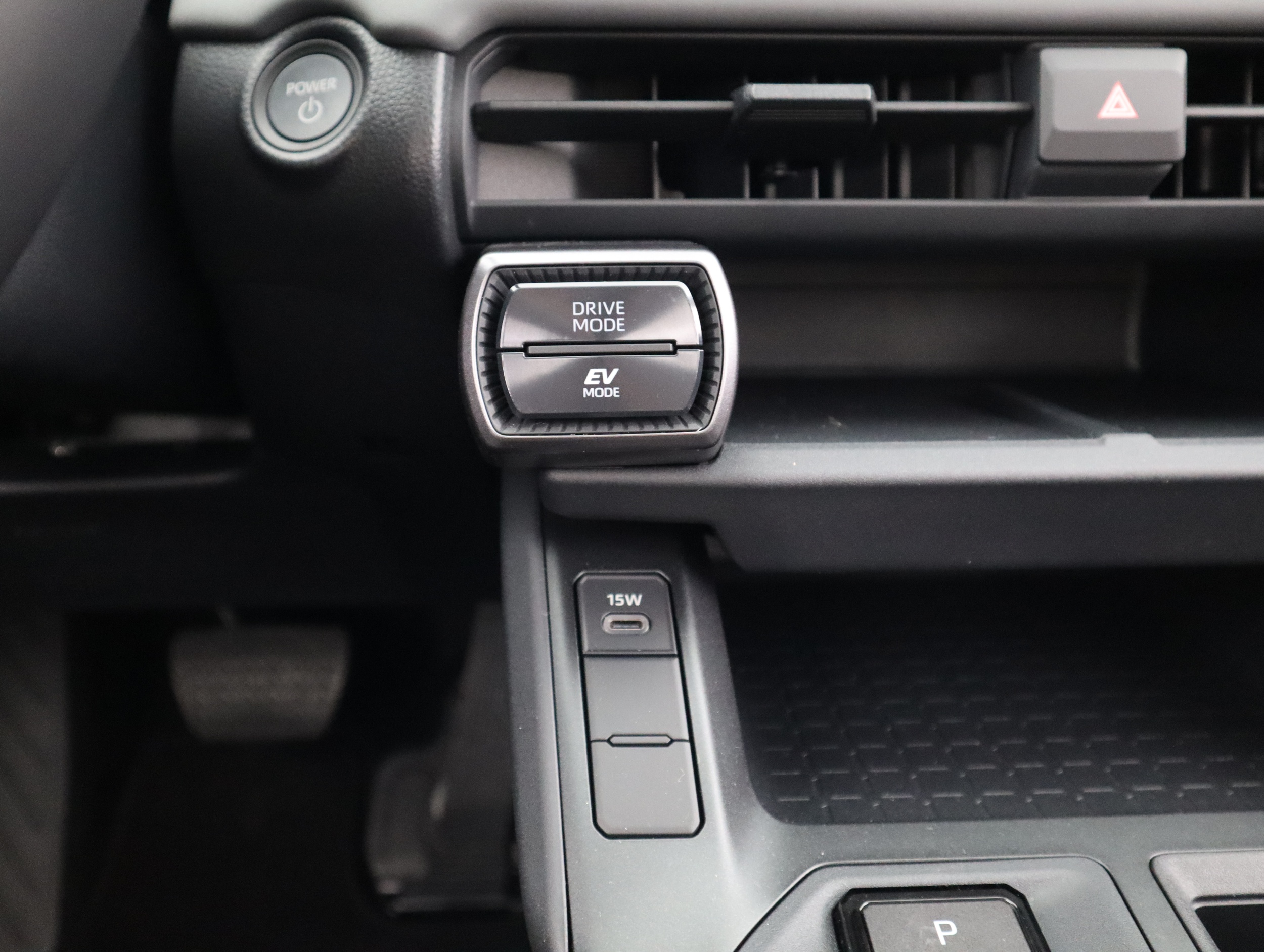 TOYOTA RAV4 2026