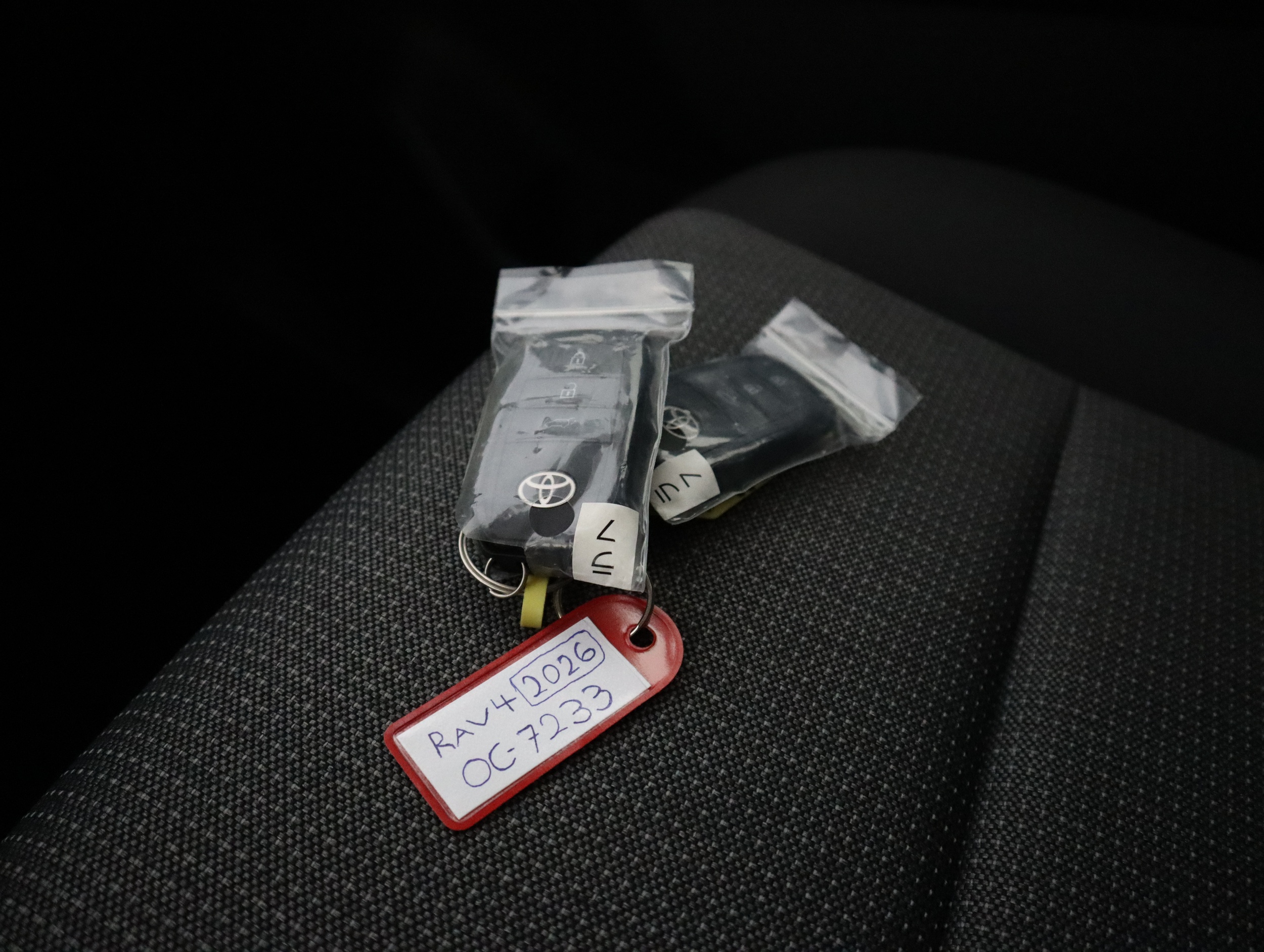 TOYOTA RAV4 2026