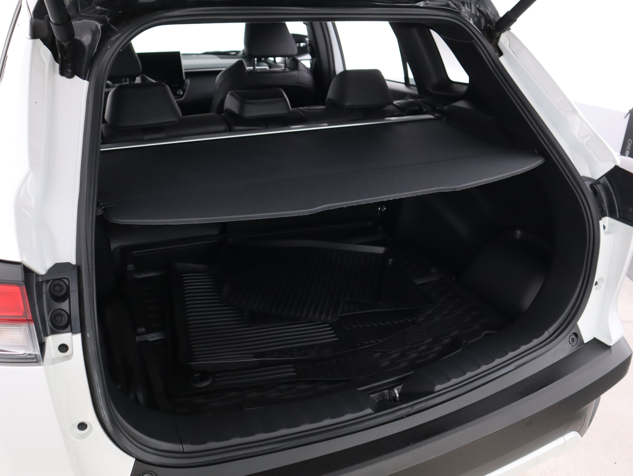 TOYOTA Corolla Cross 13