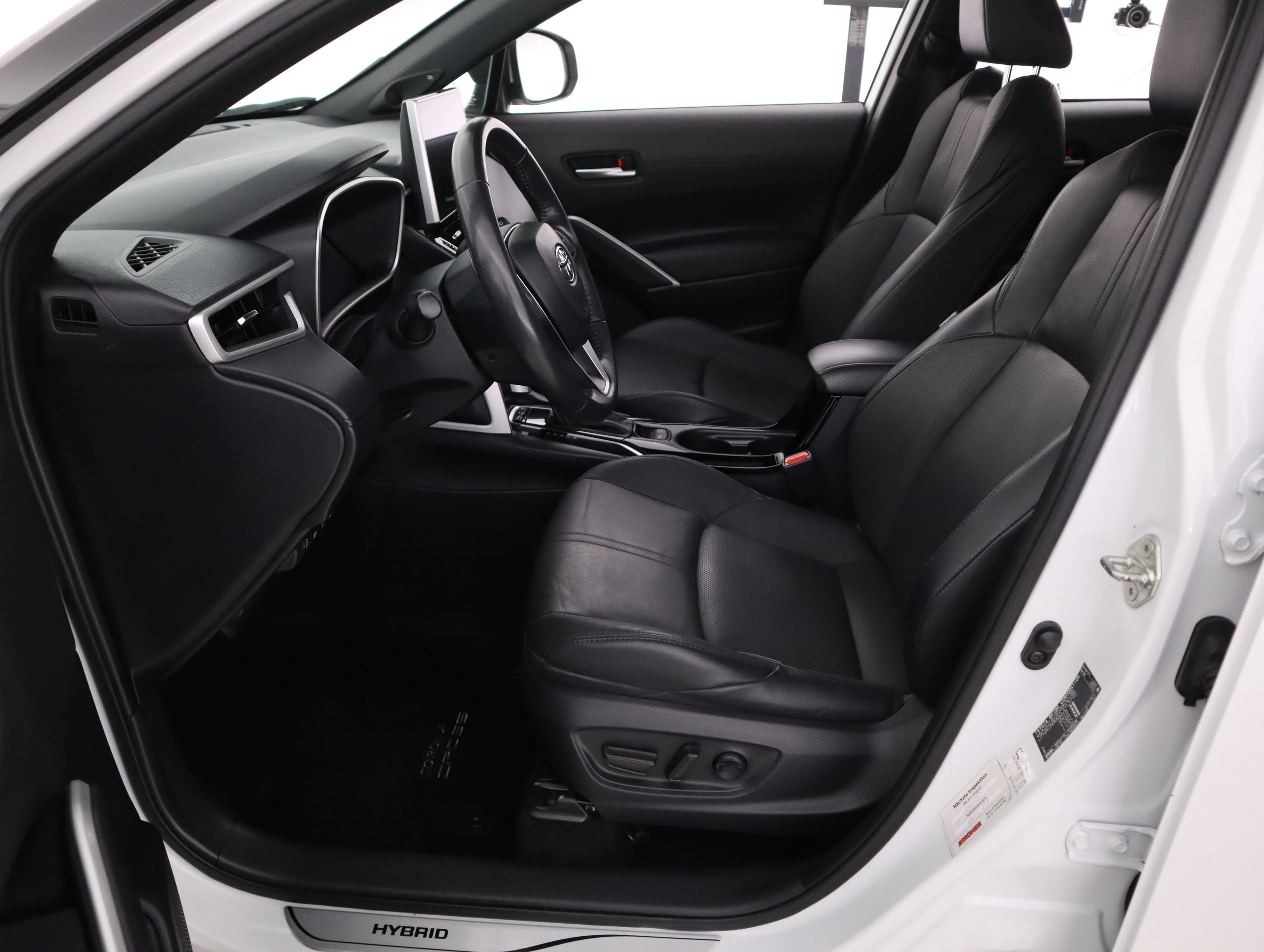 TOYOTA Corolla Cross 18