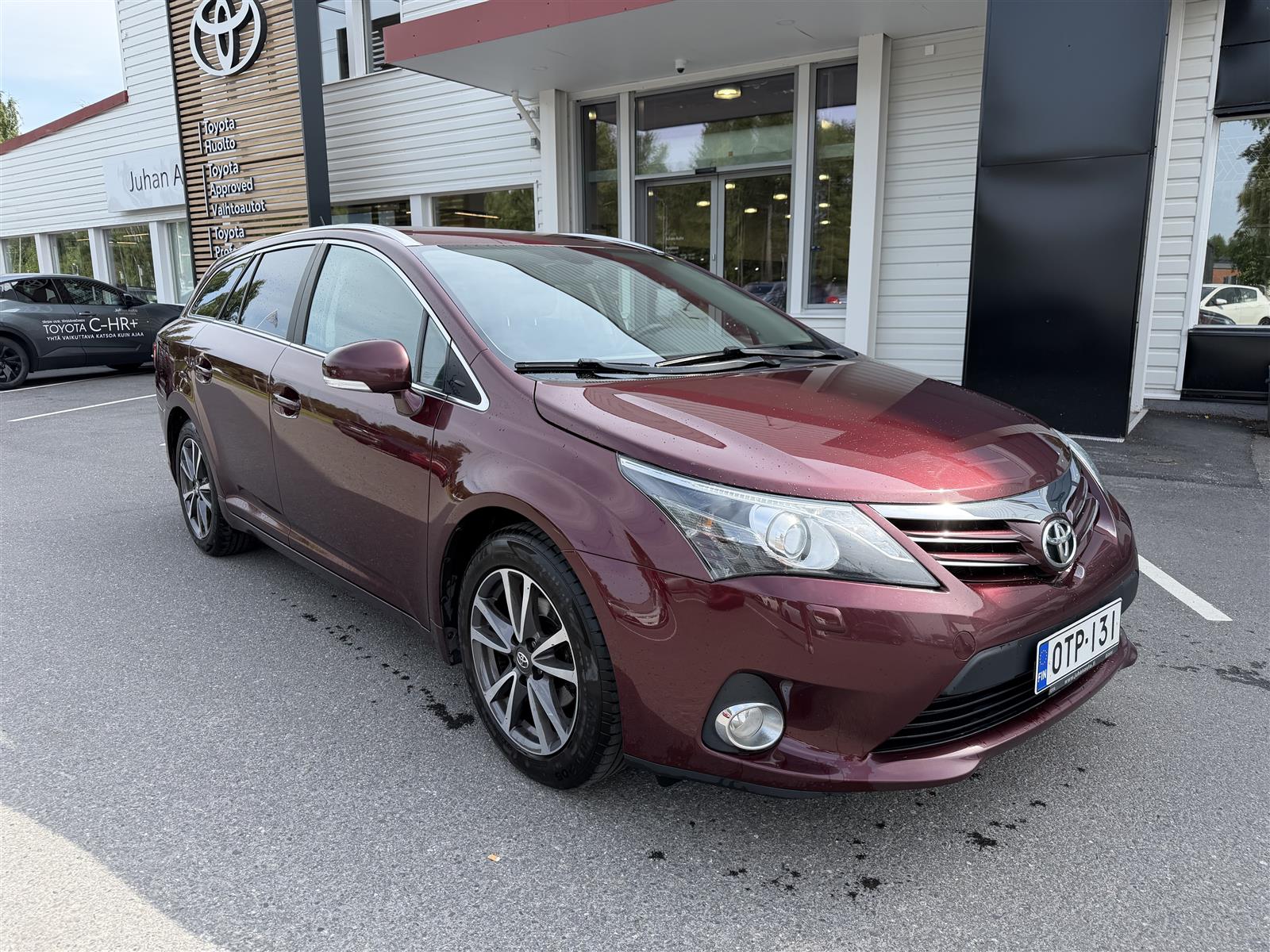 TOYOTA Avensis 2012