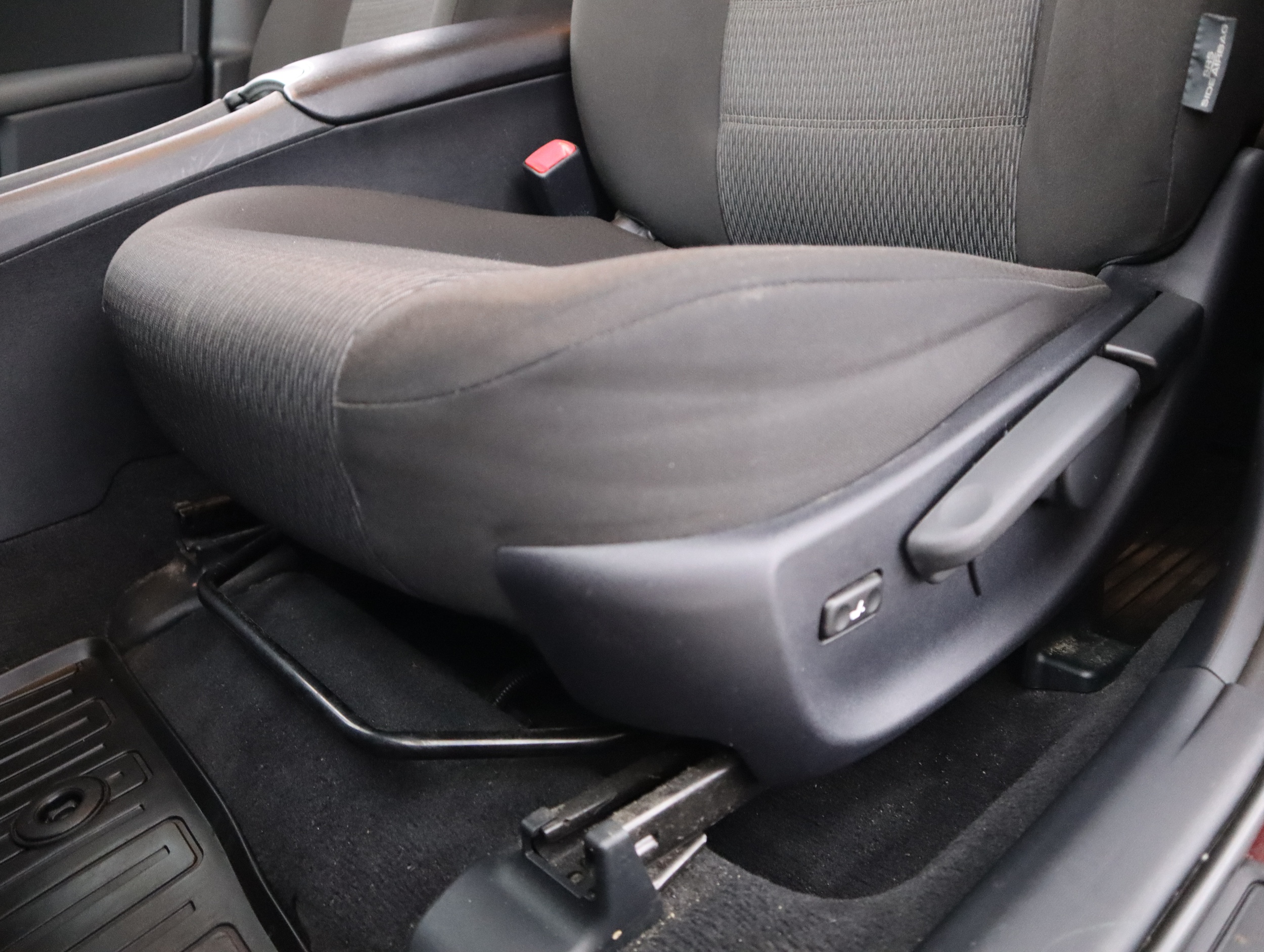 TOYOTA Avensis 2012