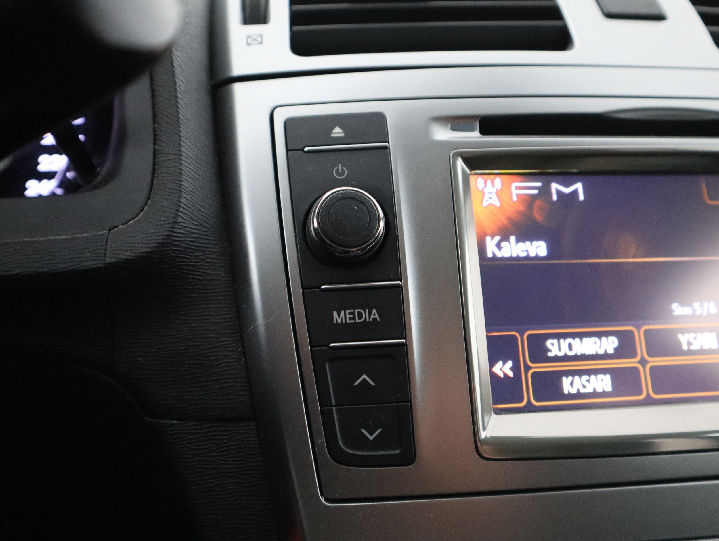 TOYOTA Avensis 2012