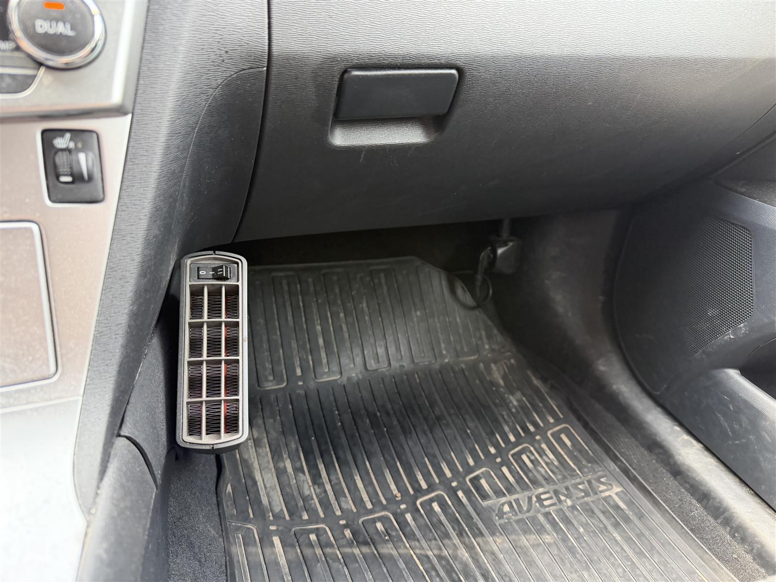 TOYOTA Avensis 2012