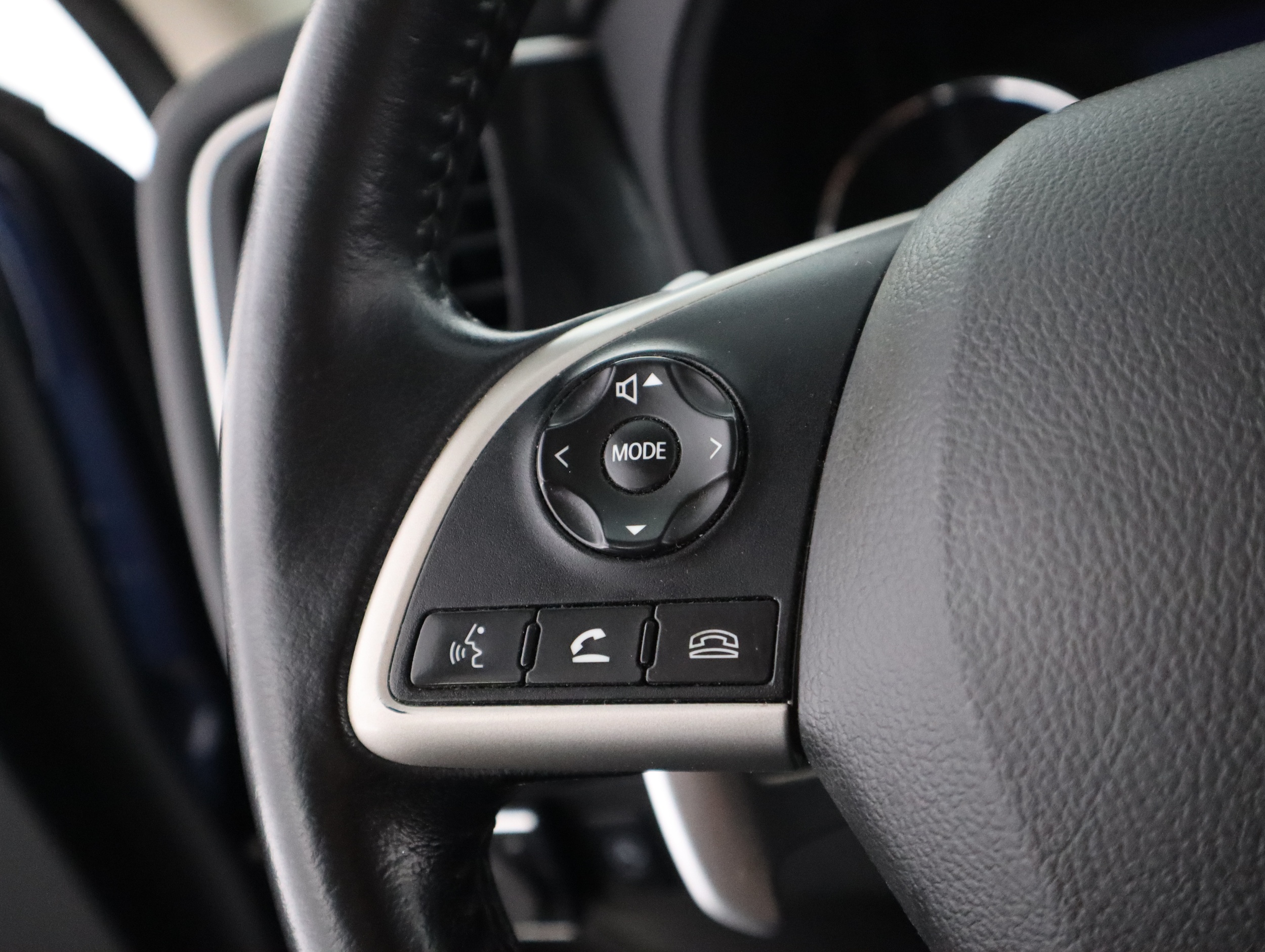 MITSUBISHI OUTLANDER 2015