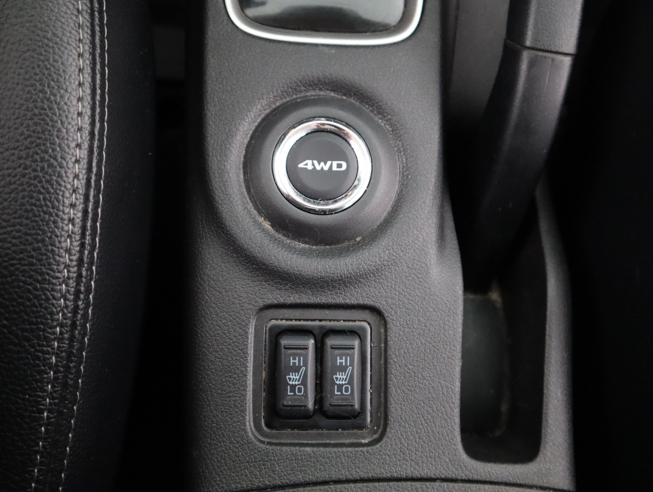 MITSUBISHI OUTLANDER 2015