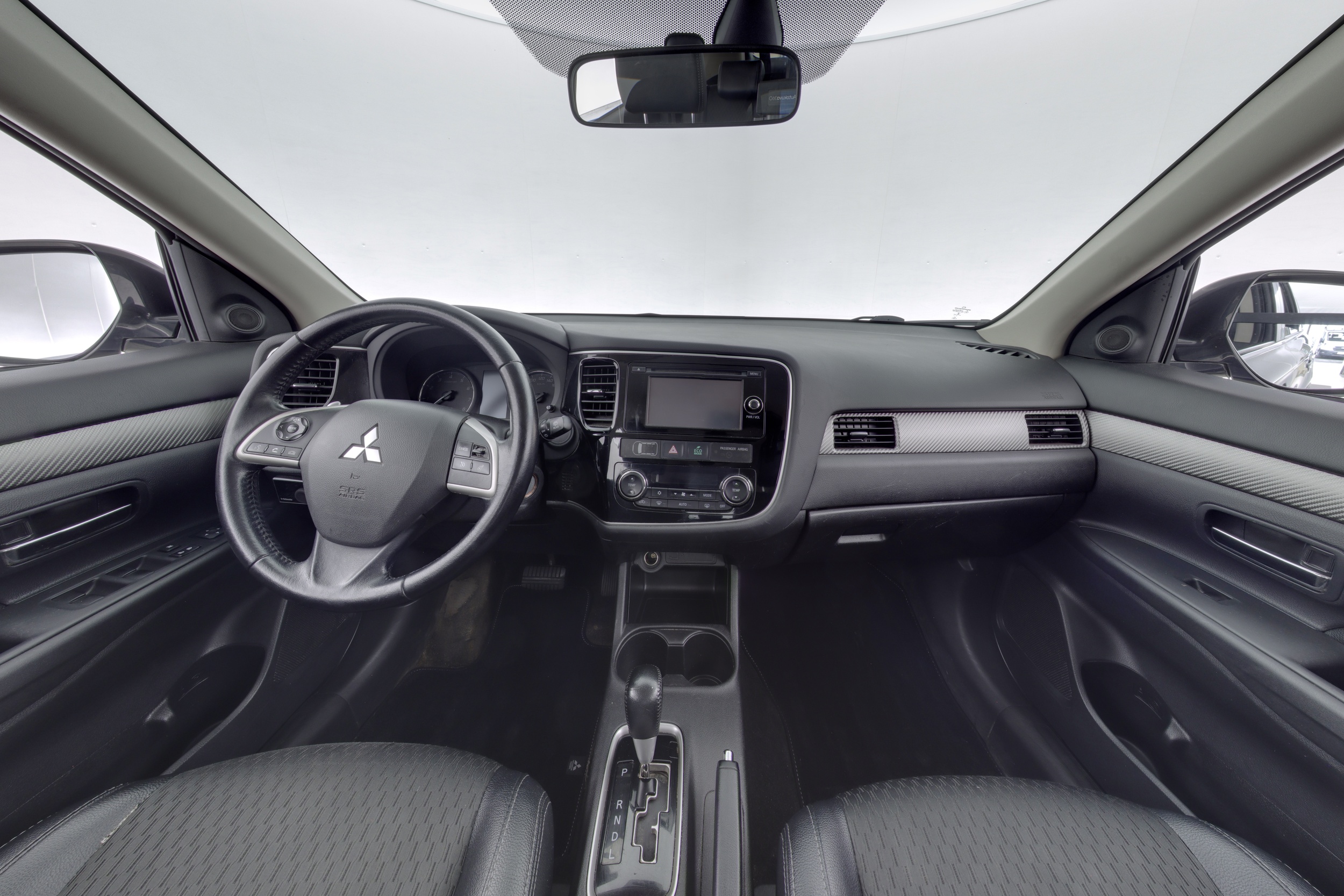 MITSUBISHI OUTLANDER 2015