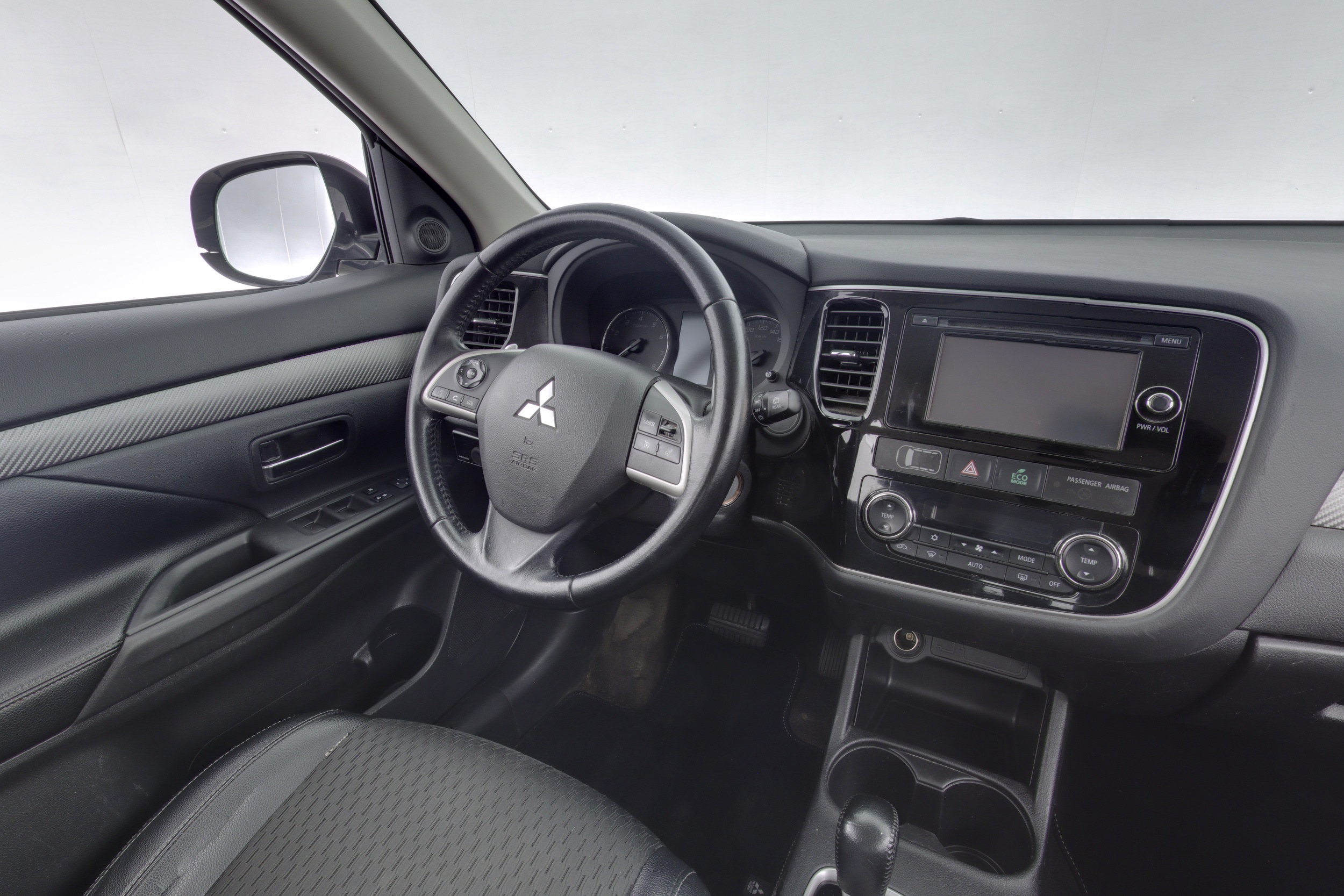 MITSUBISHI OUTLANDER 2015