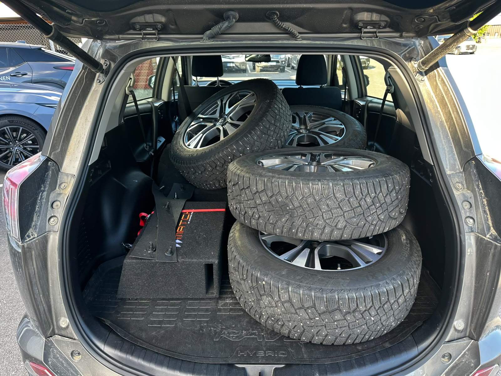 TOYOTA RAV4 2018