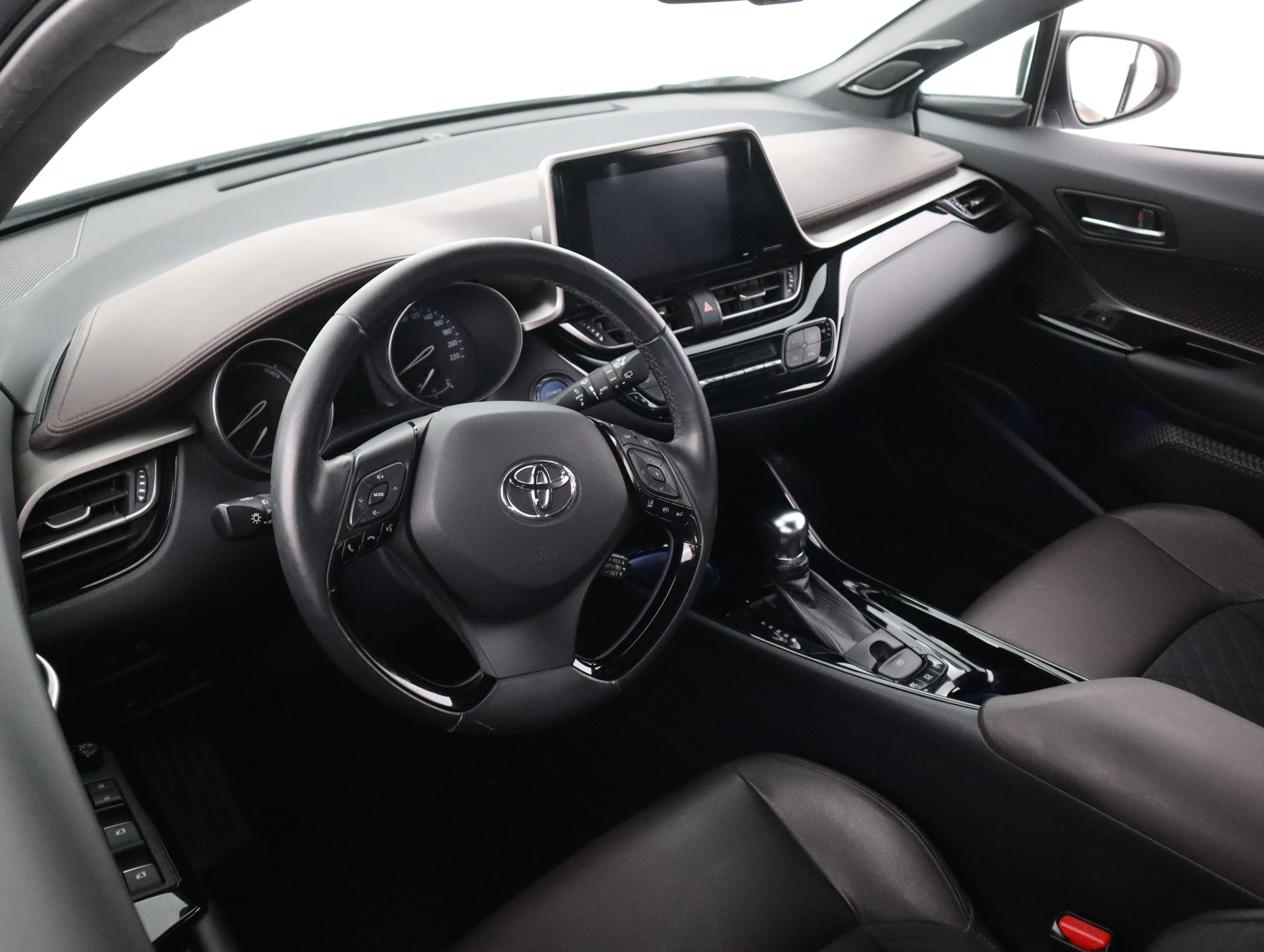 TOYOTA C-HR 2018