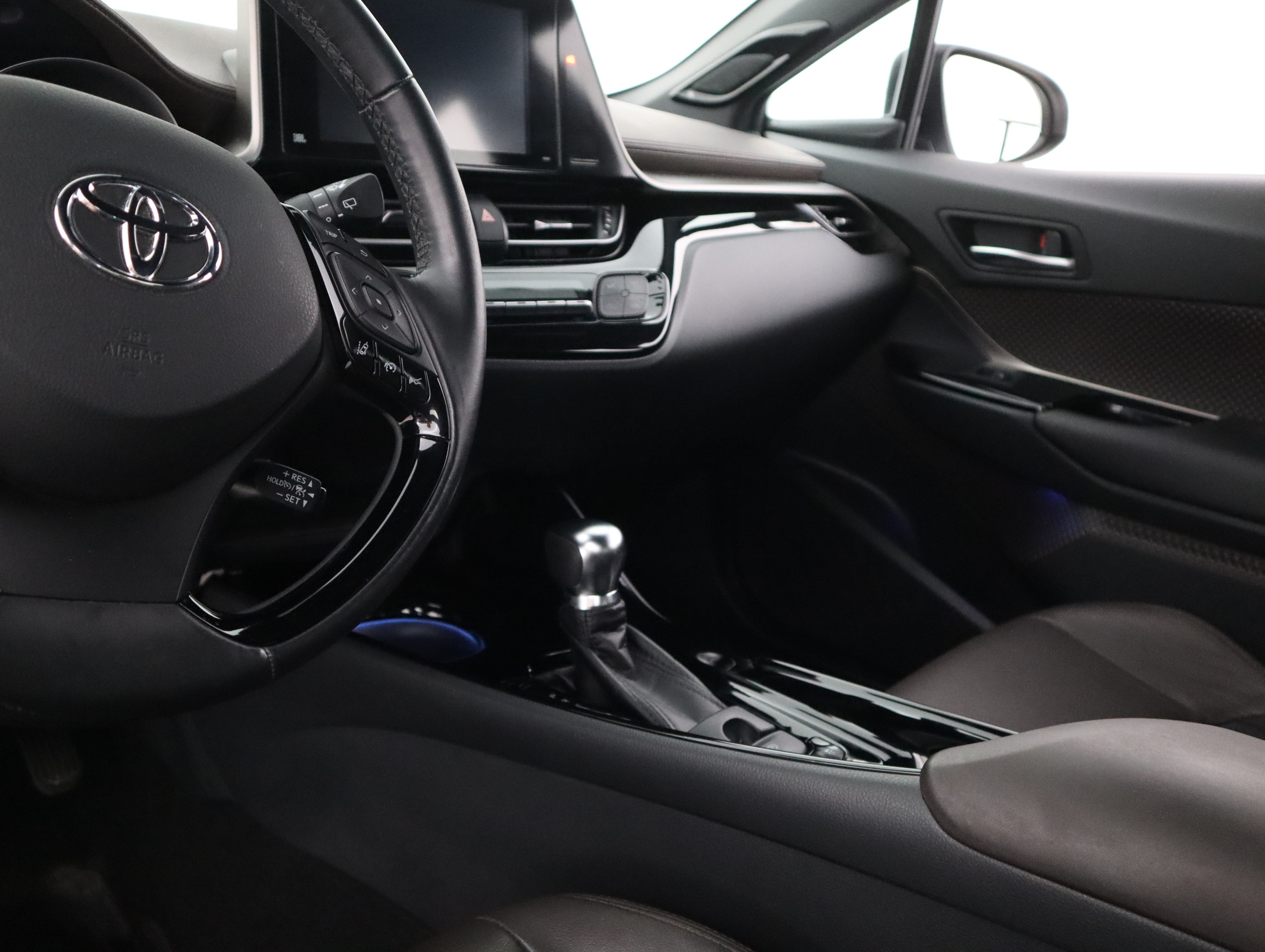 TOYOTA C-HR 2018