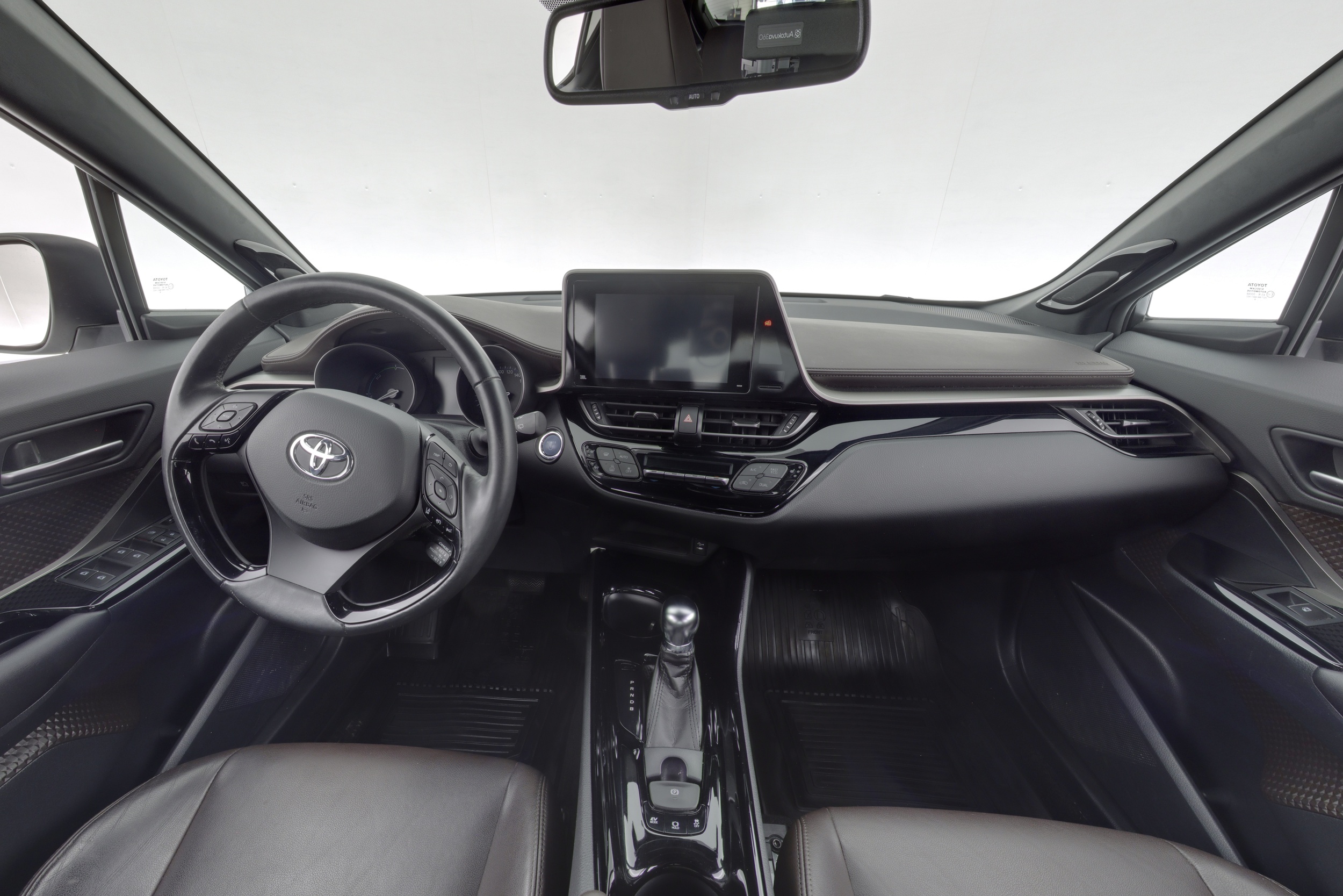 TOYOTA C-HR 2018