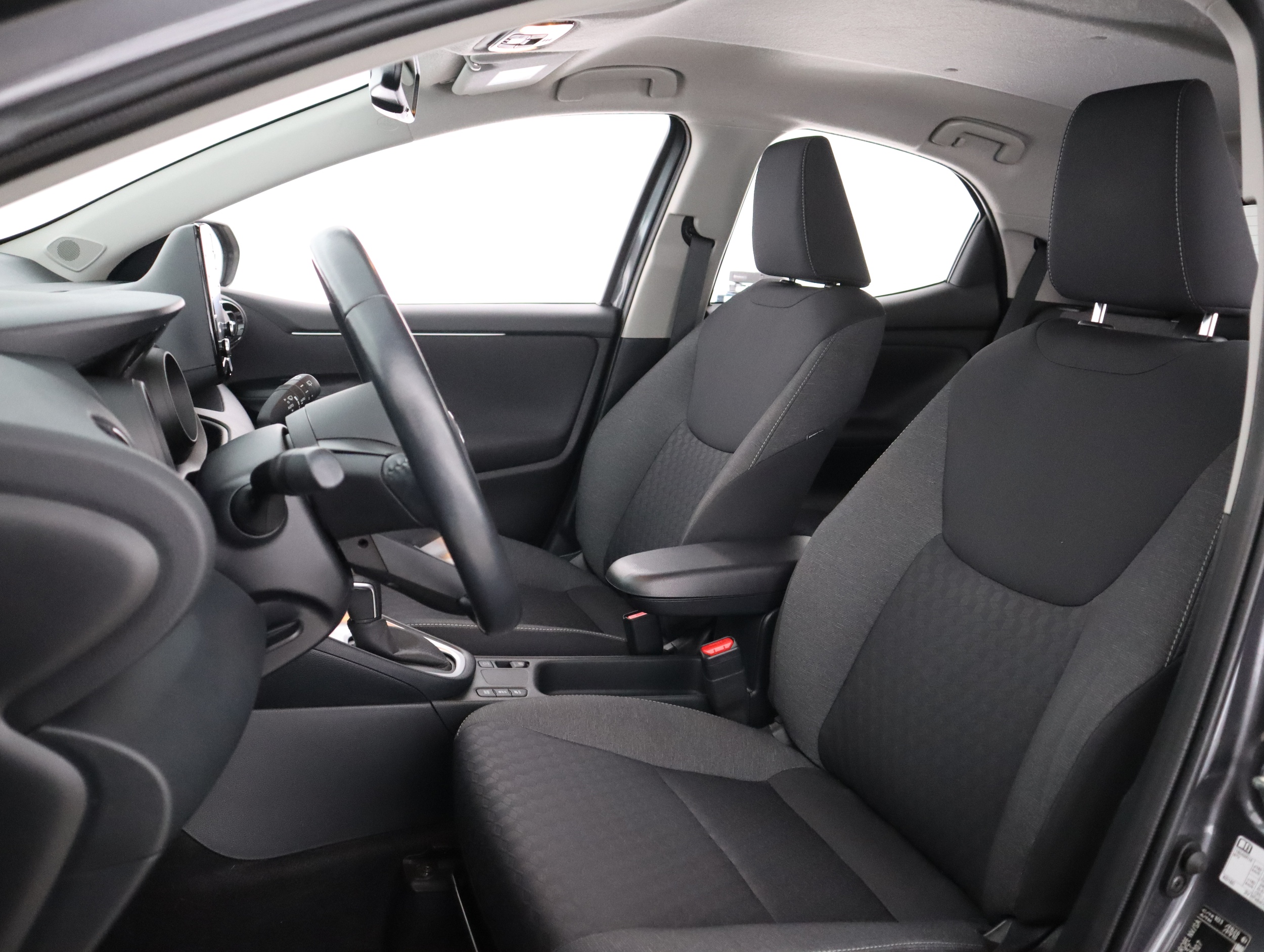 TOYOTA Yaris 2023