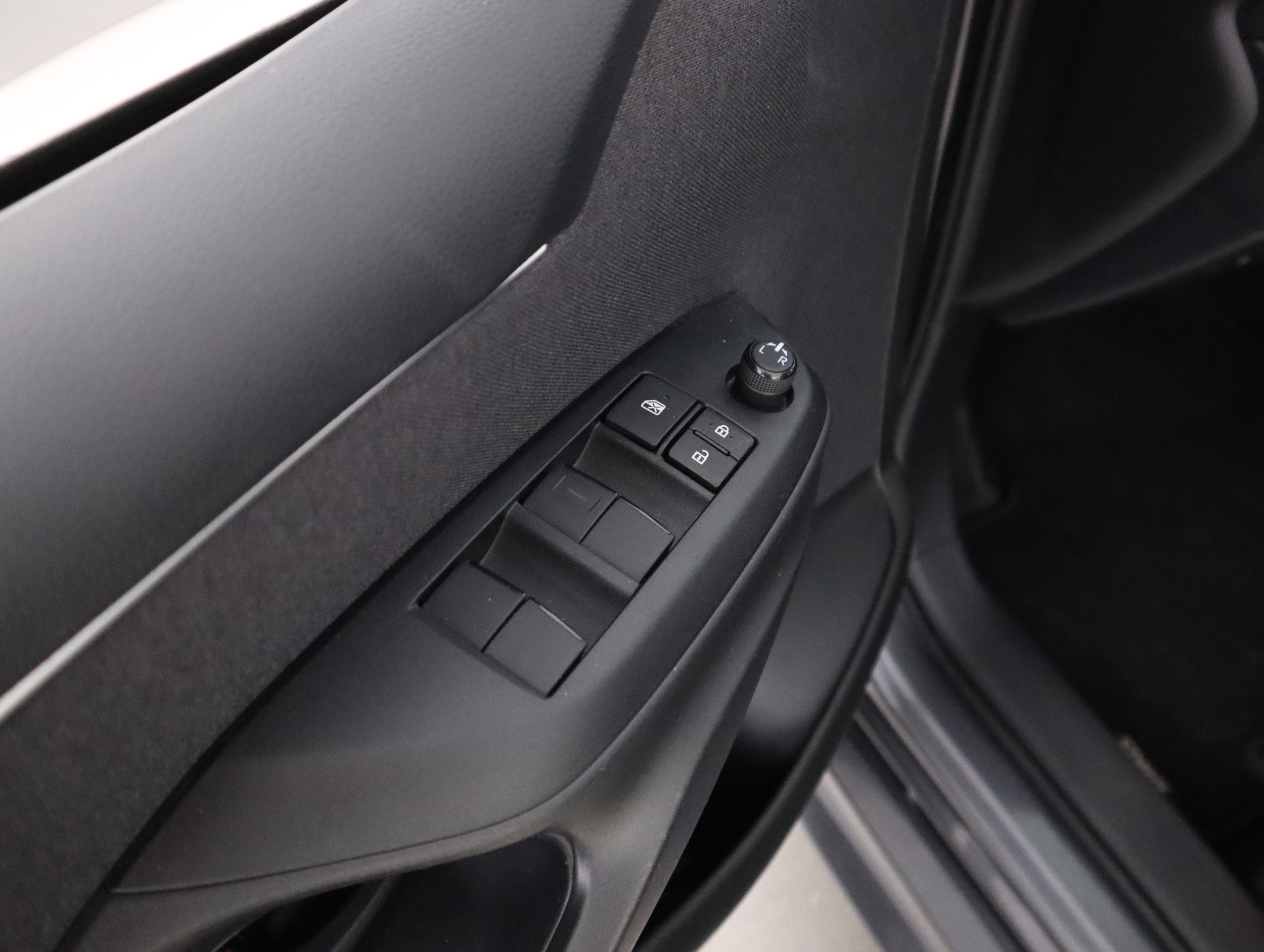 TOYOTA Yaris 2023