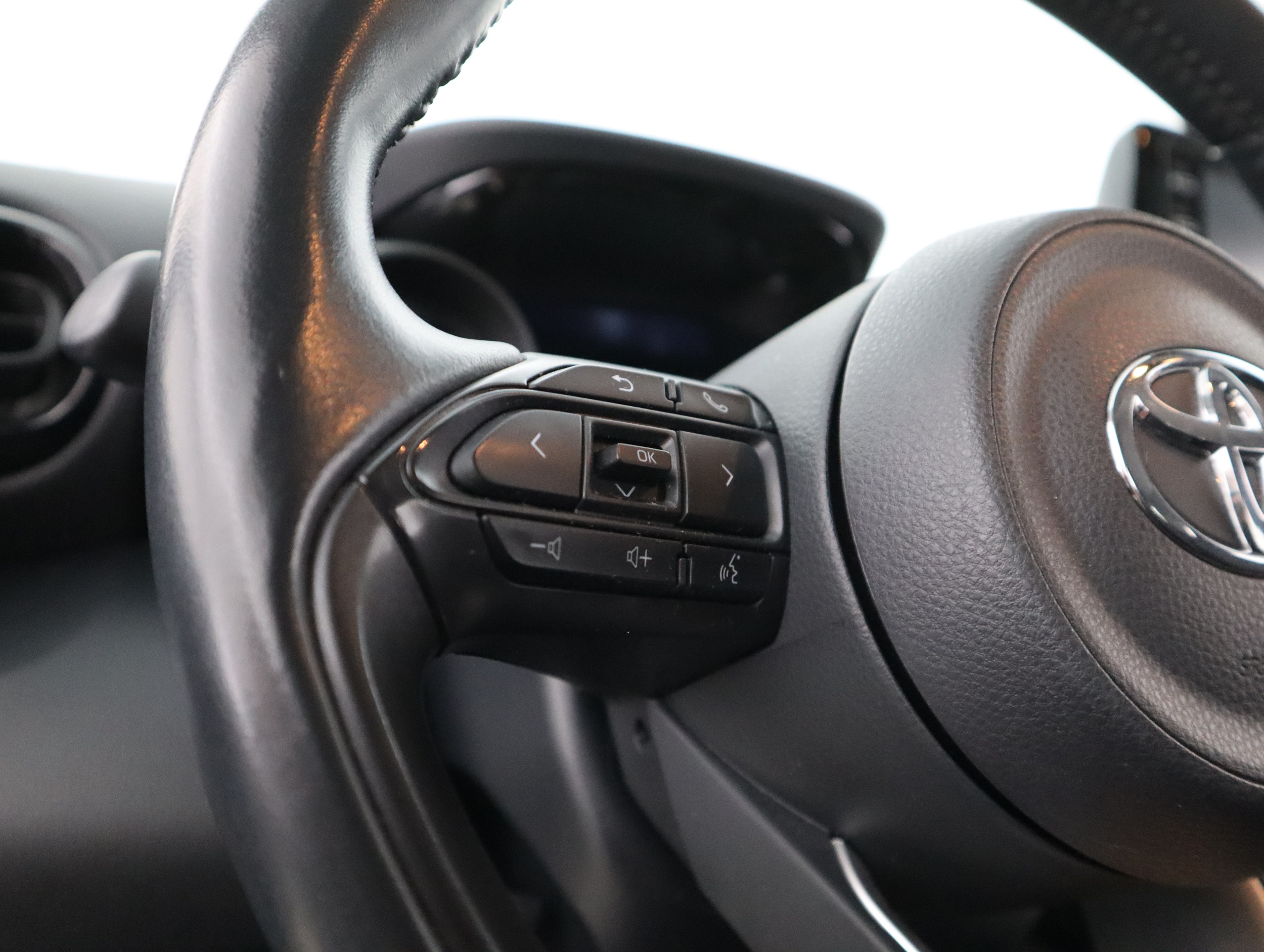 TOYOTA Yaris 2023