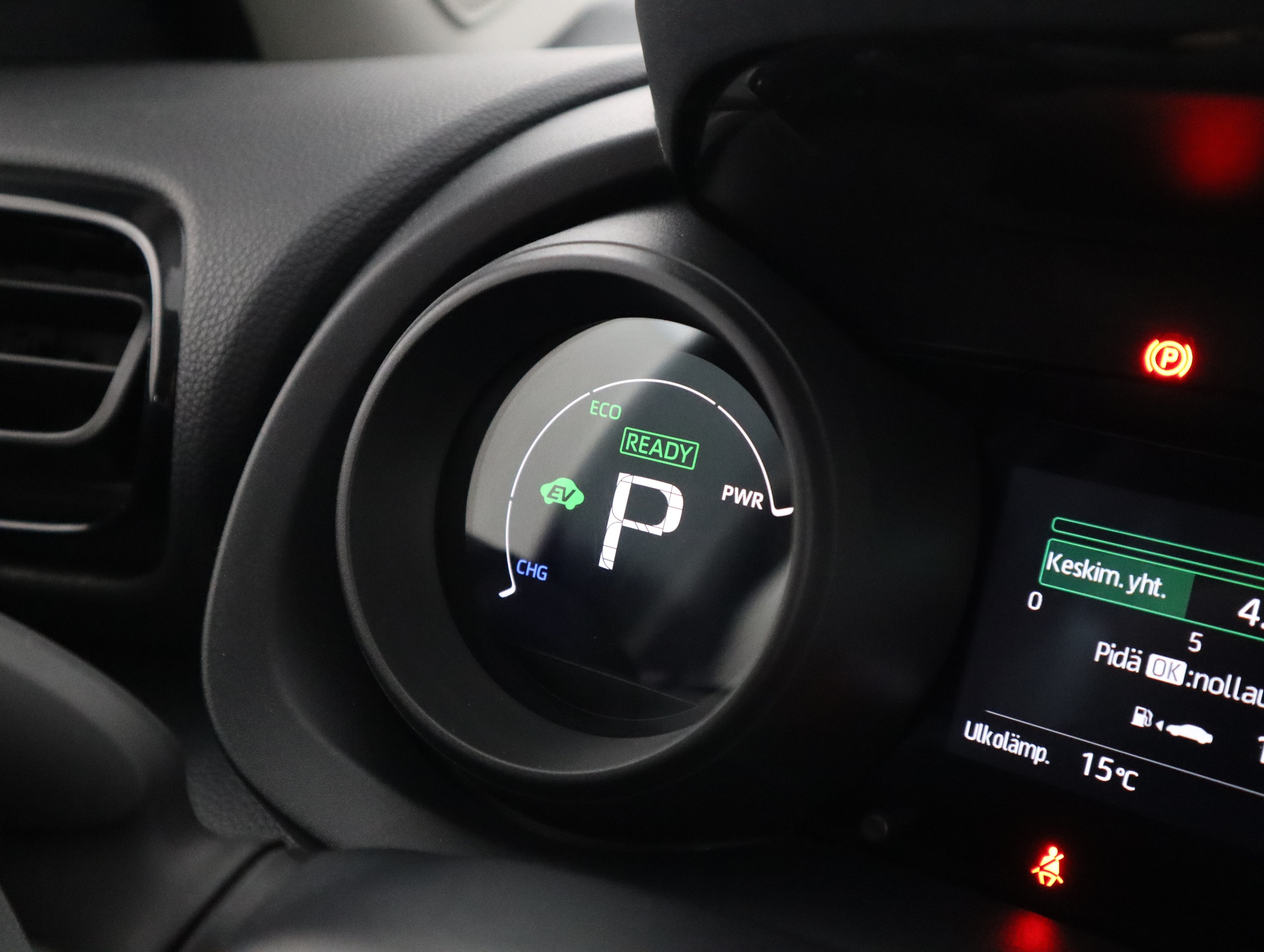 TOYOTA Yaris 2023